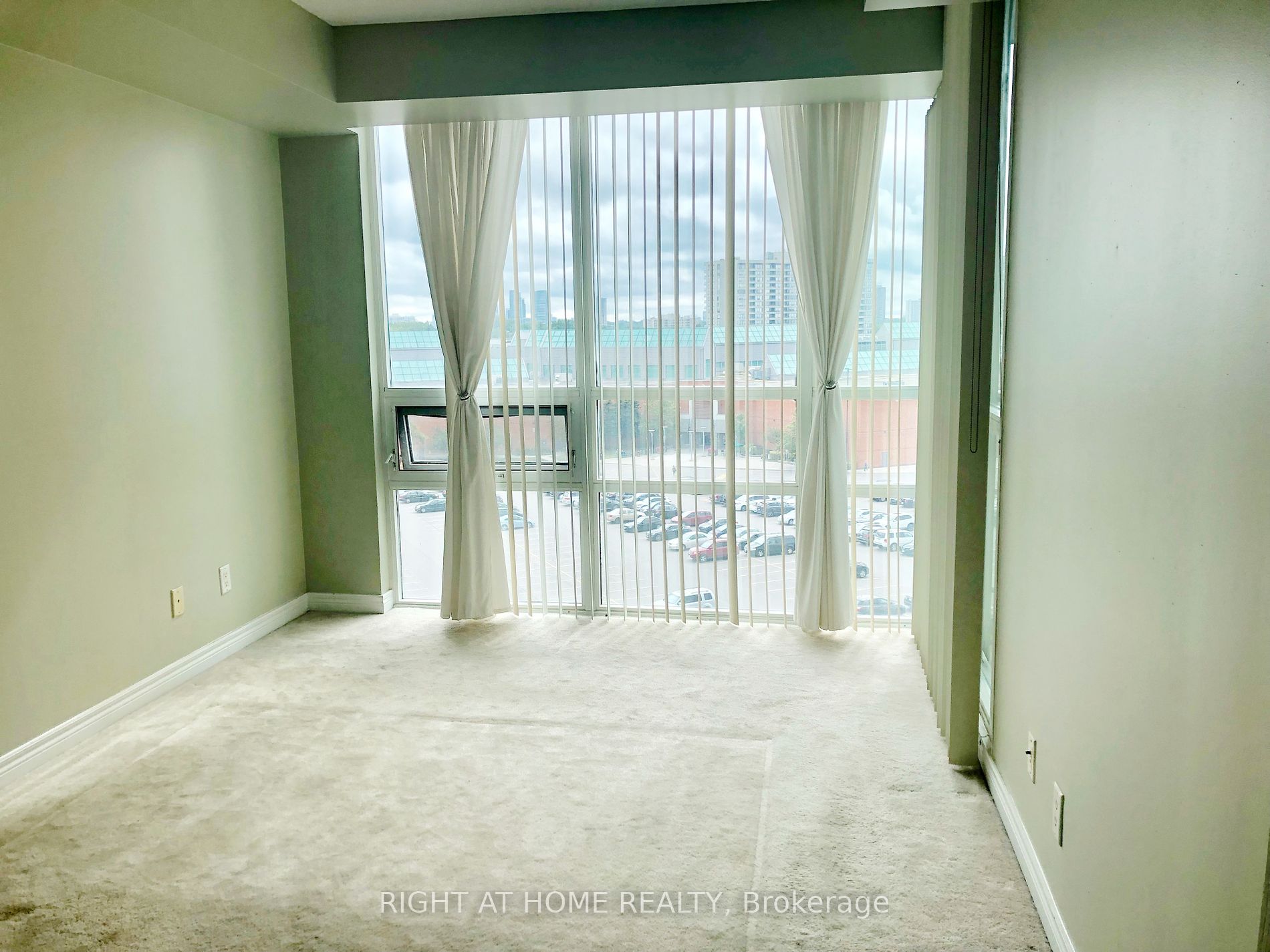 100 Promenade Circ 708