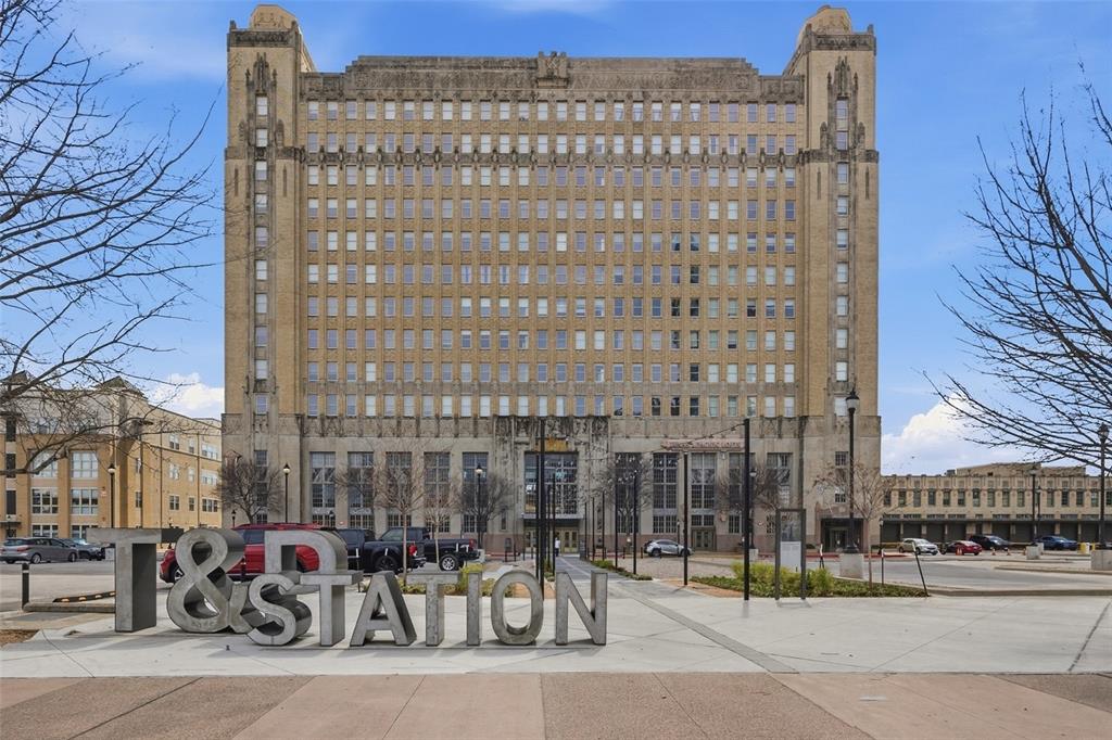 201 W Lancaster Avenue 313