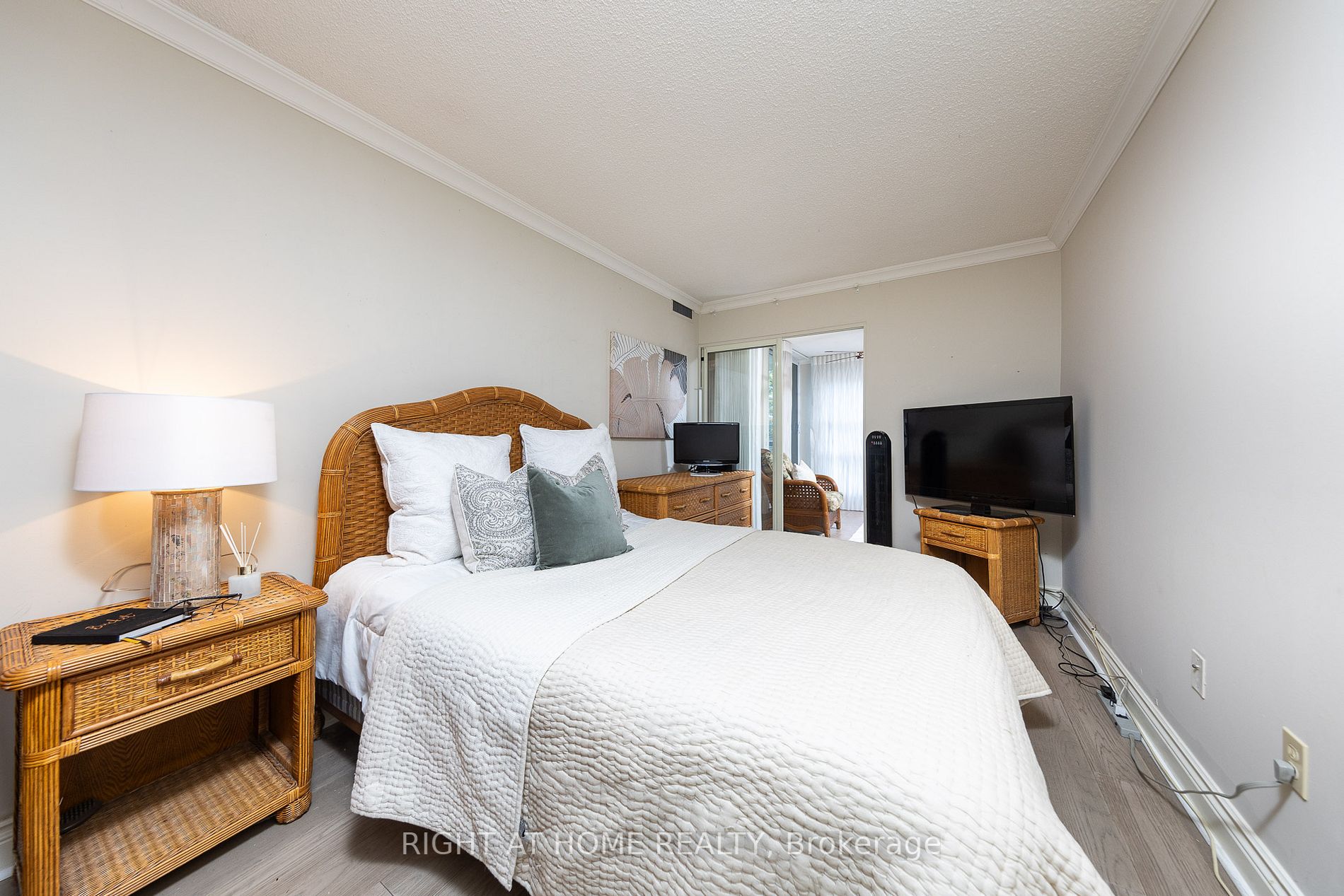 20 W Harding Blvd 216