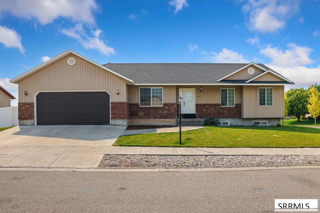 493 N 4th W