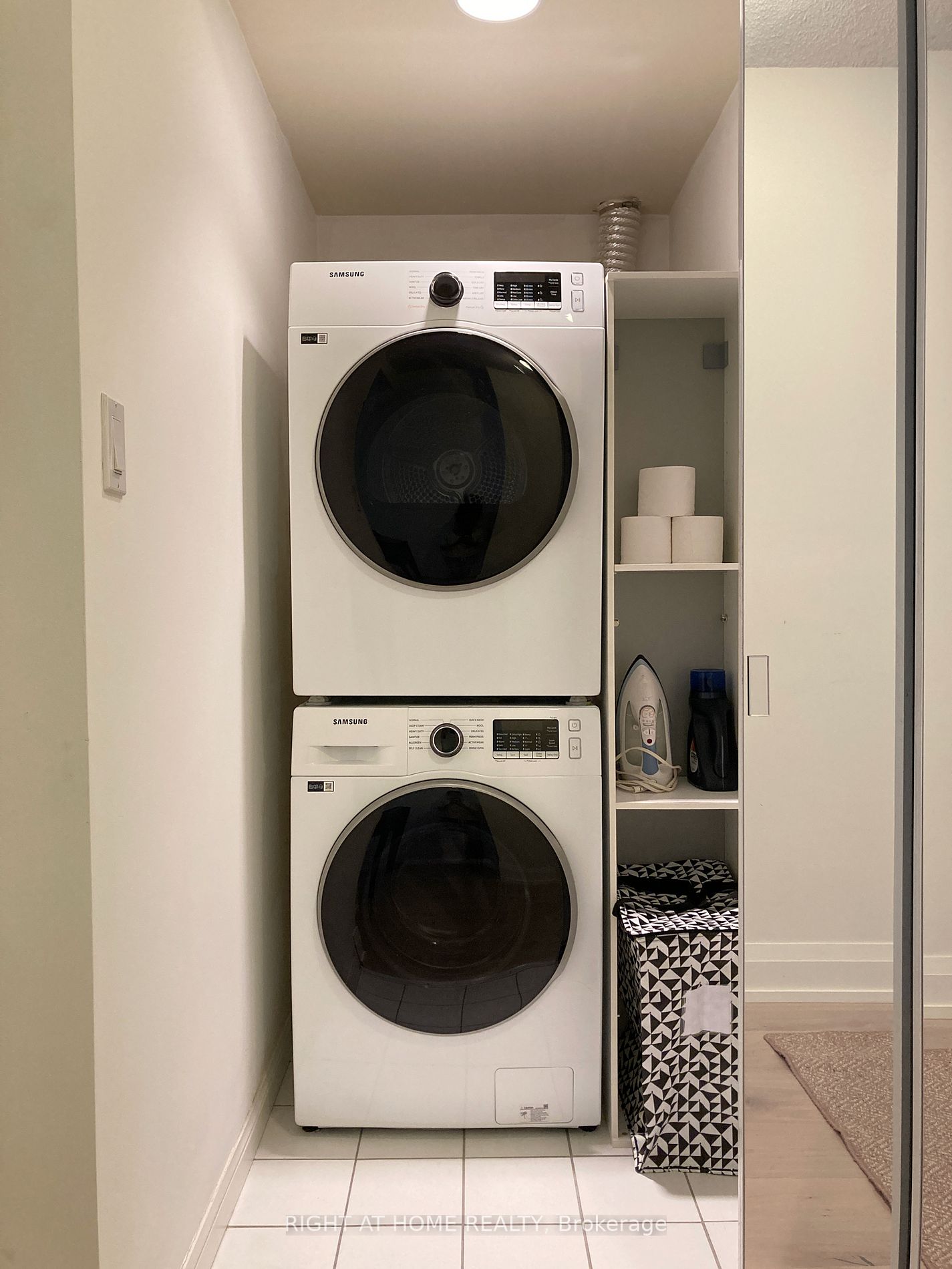 900 Mount Pleasant Rd 704