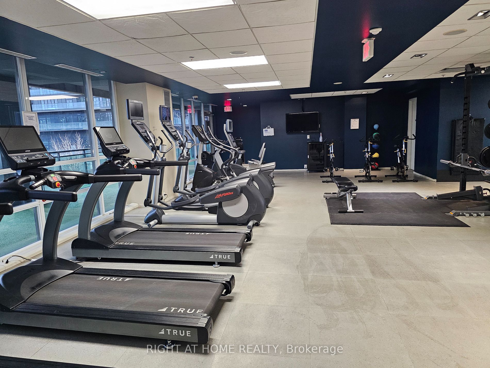 16 E Brookers Lane 1404