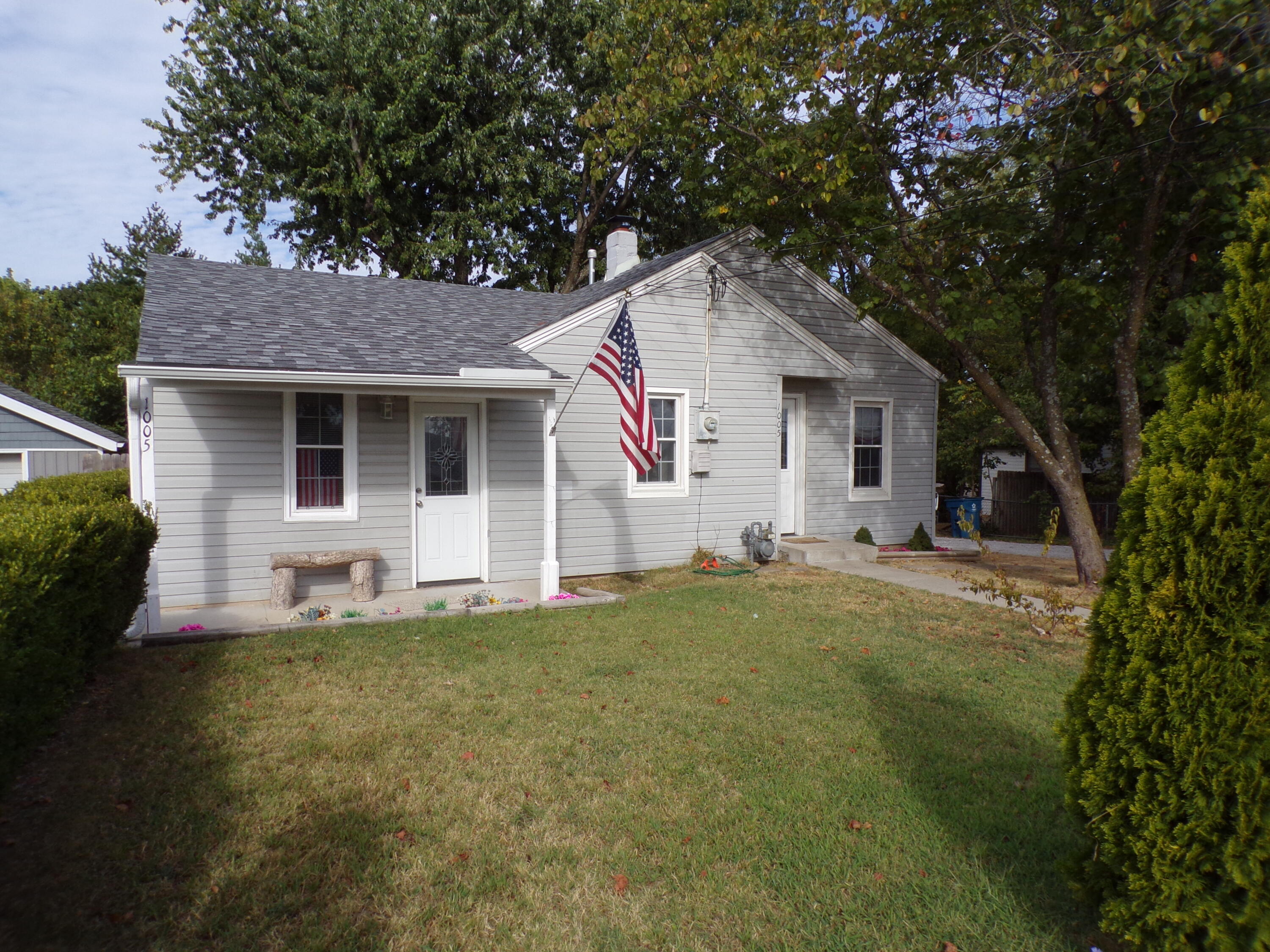1005 S 3rd Street
