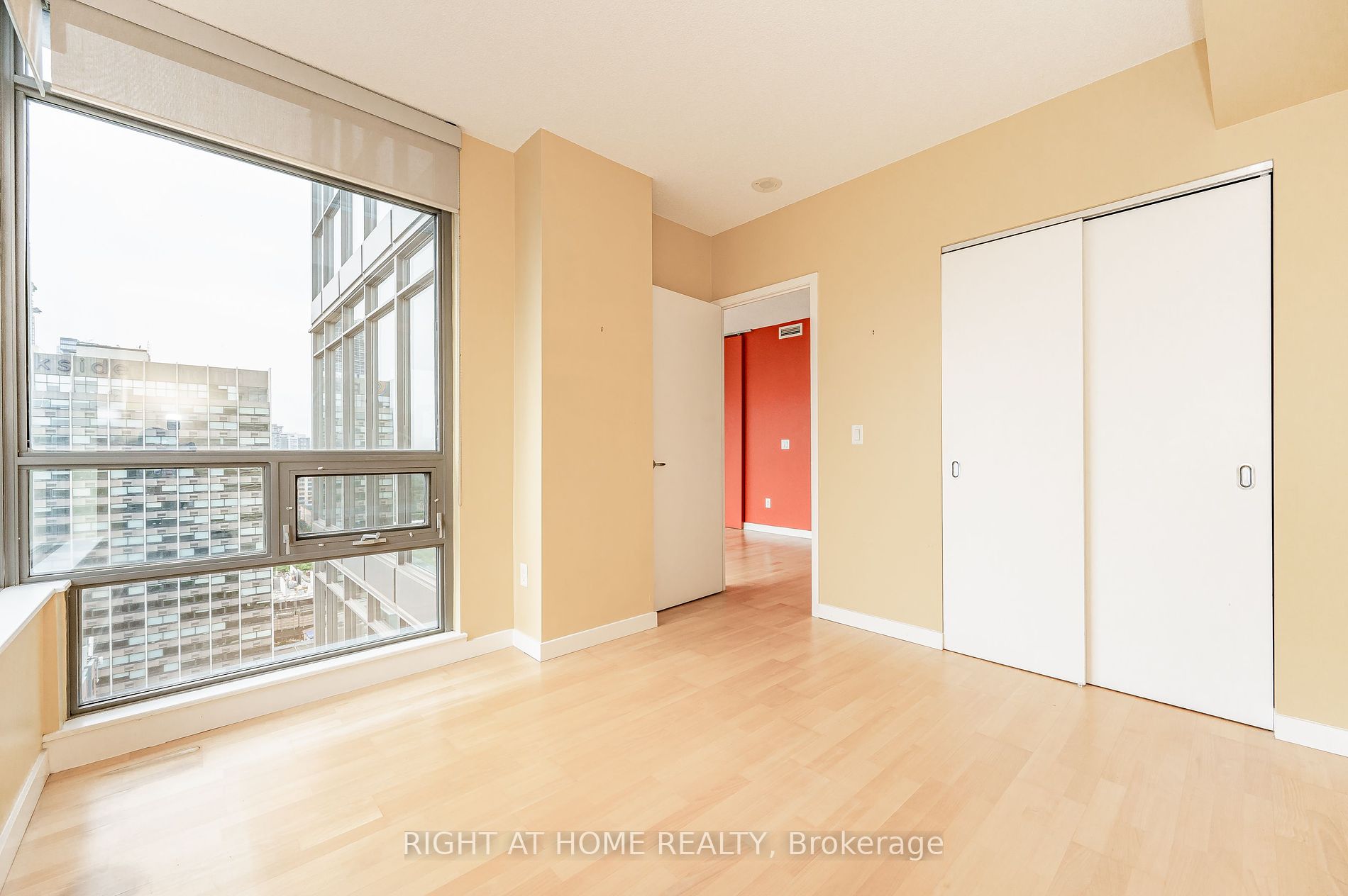 281 Mutual St 1701