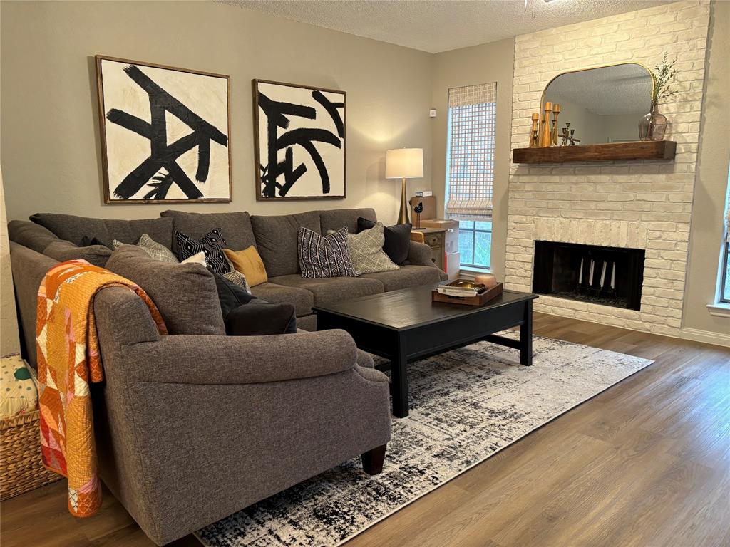 7429 Kingswood Drive