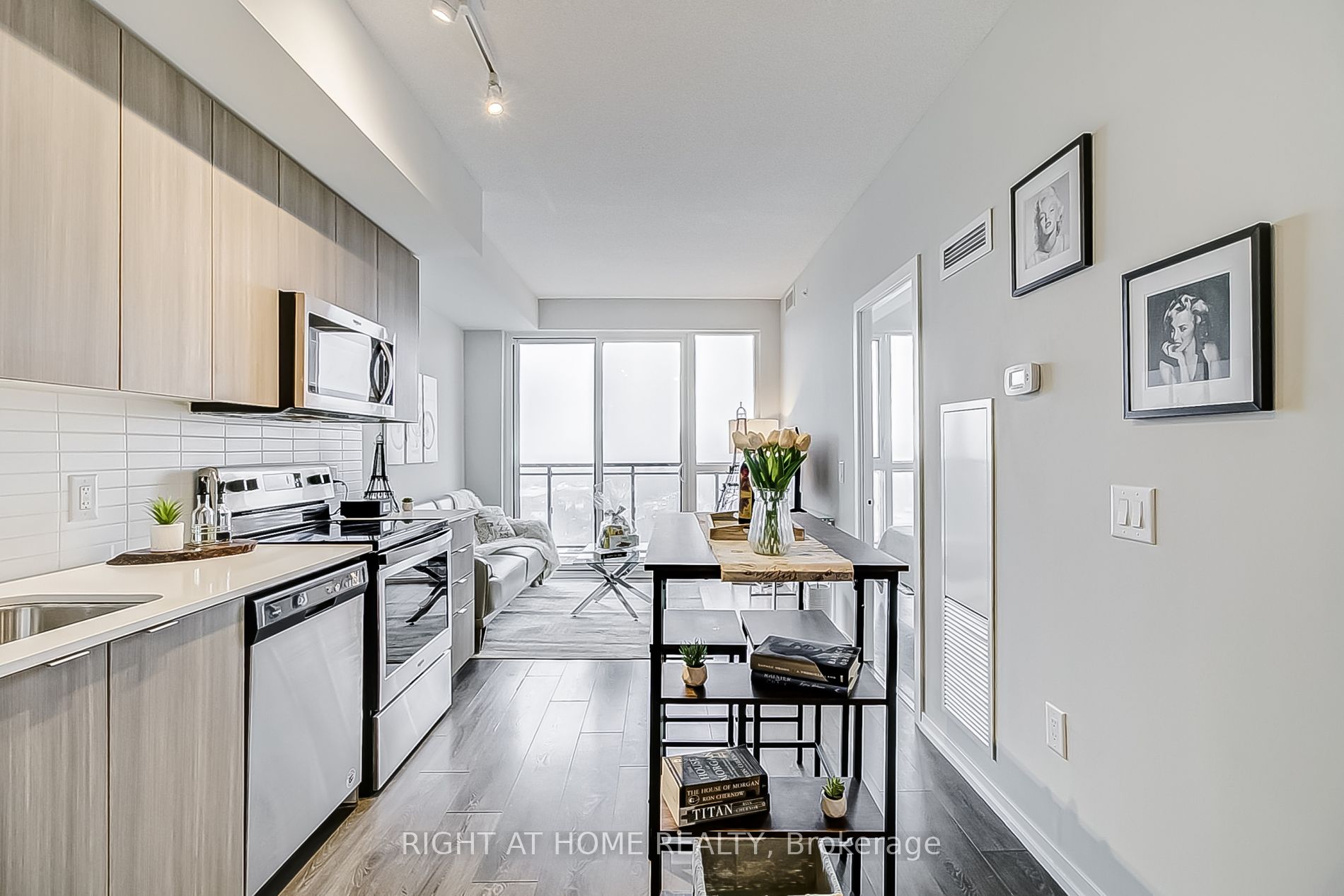 3237 Bayview Ave 1105