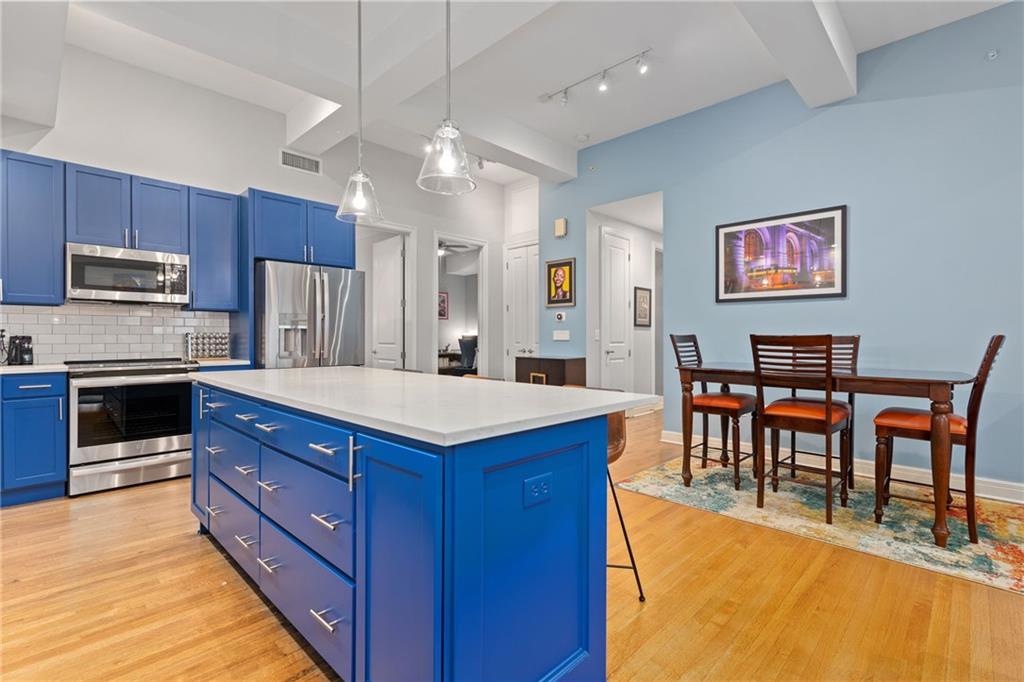 1101 Walnut Street 601