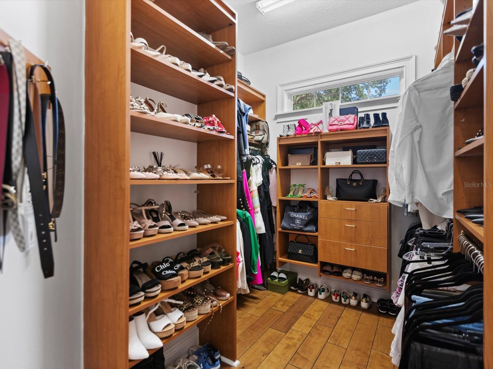 6215 Blakeford Drive