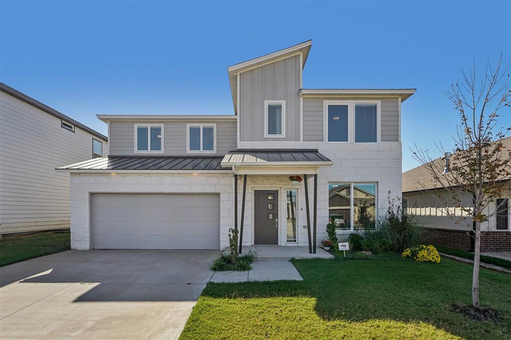 Come see this beautiful home located in the highly sought after Edmond school district. The open floor plan brings ample light into the living room, kitchen, and dining area. 3 bedrooms, 2.5 bathrooms, and a bonus room that can be used as a study. Home features an electric fire place, quartz countertops, and a tankless water heater! 

Owner is looking to sell, but is also considering tenants for rent for $2550 per month.