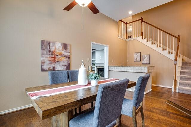 807 Rolling View Court