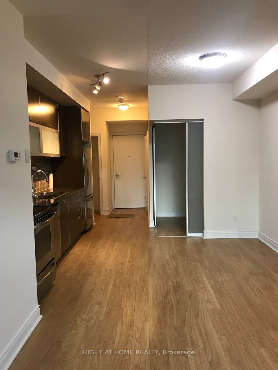 28 Ted Rogers Way 2907
