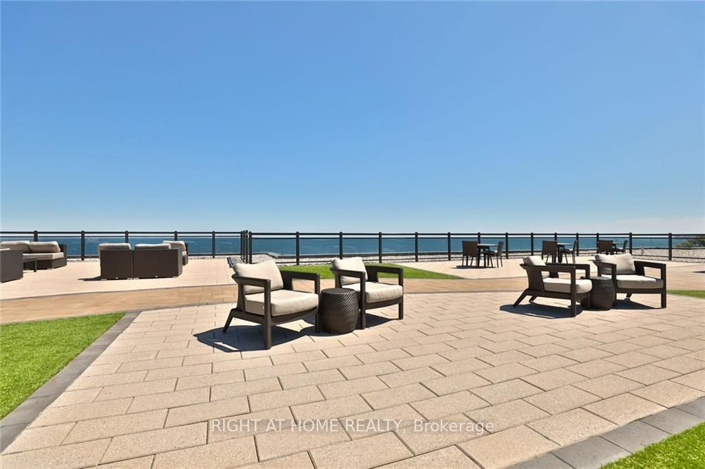 35 Southshore Cres 314