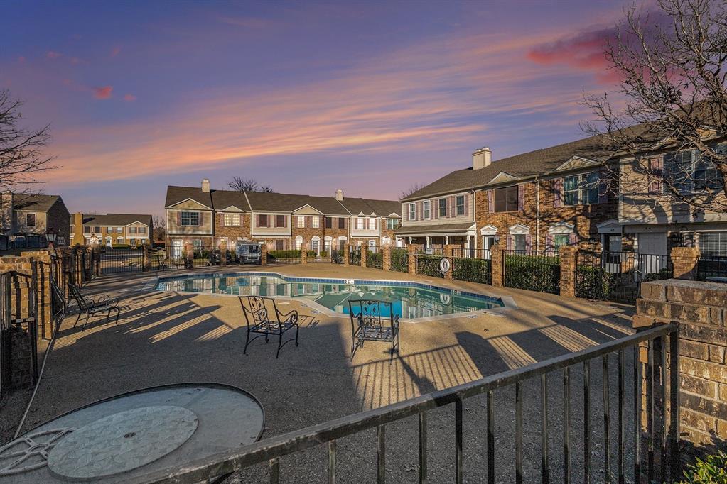 617 Carriagehouse Lane 3E