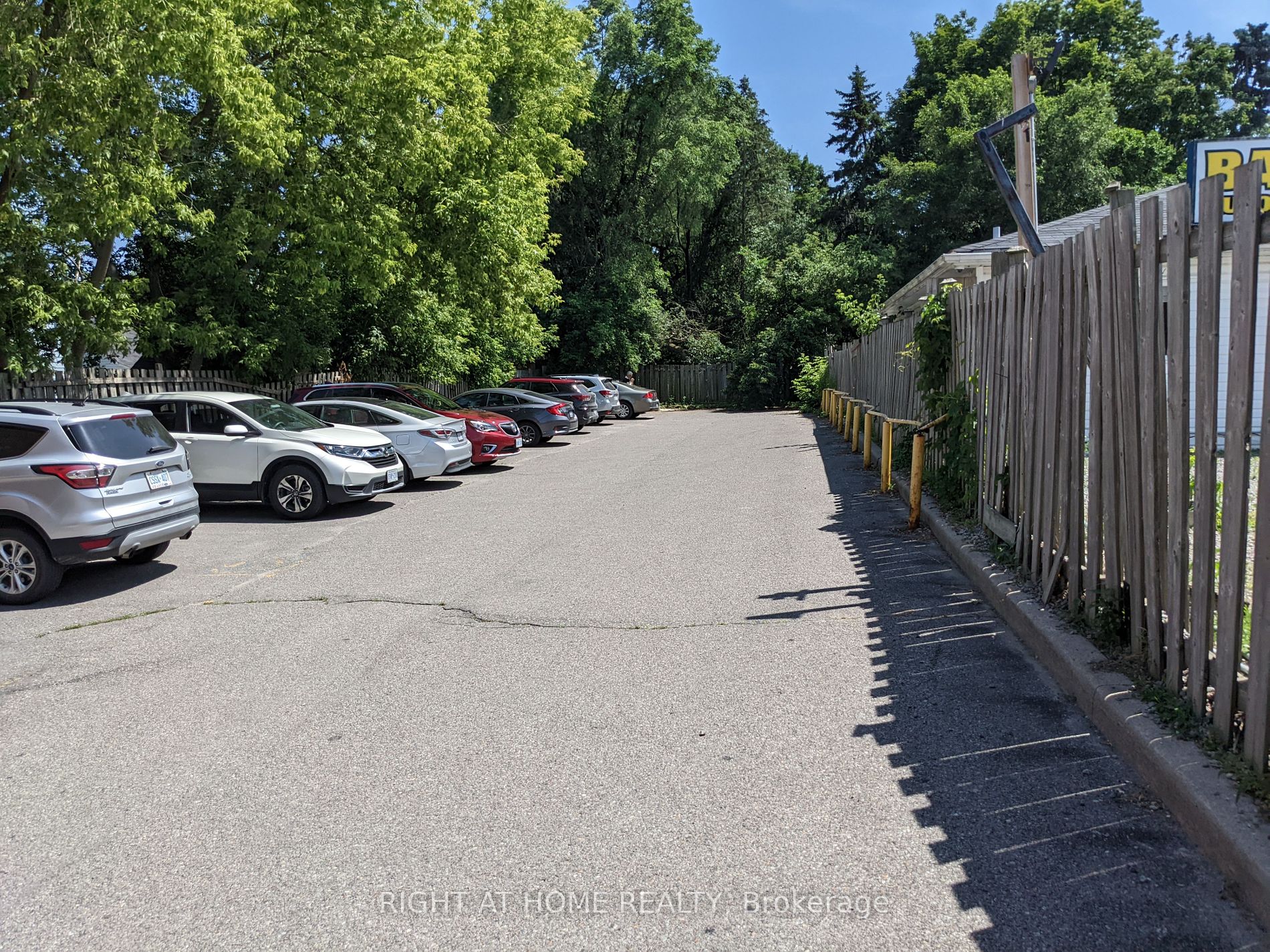 201 W King St 2C