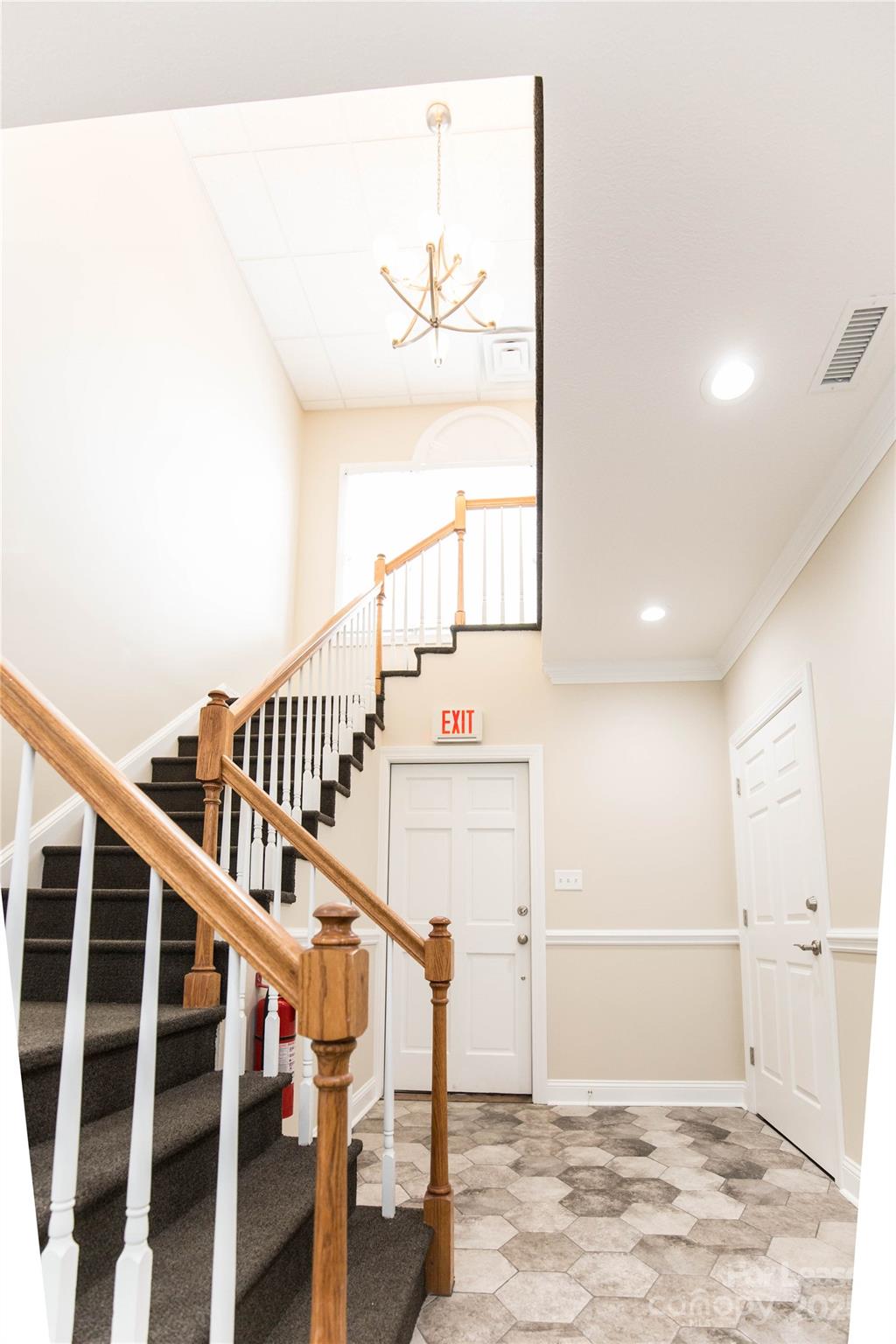 214 Main Avenue Drive