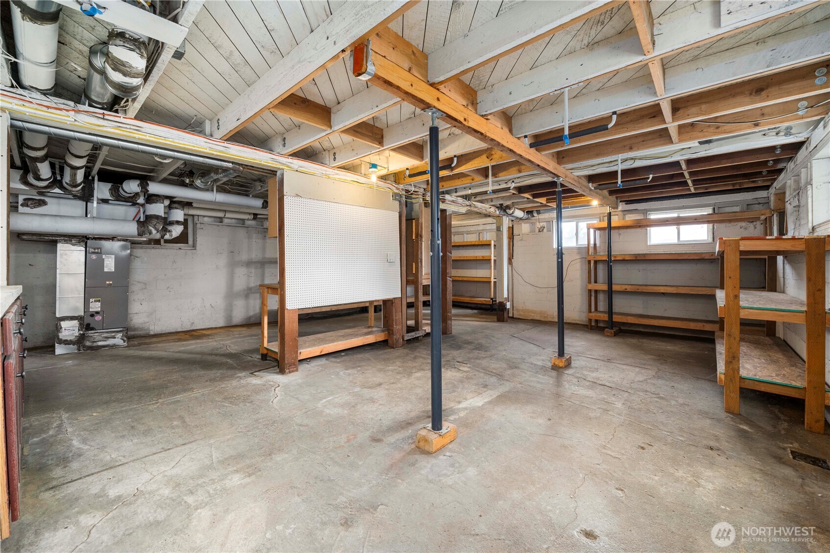 320 W Valley Highway E