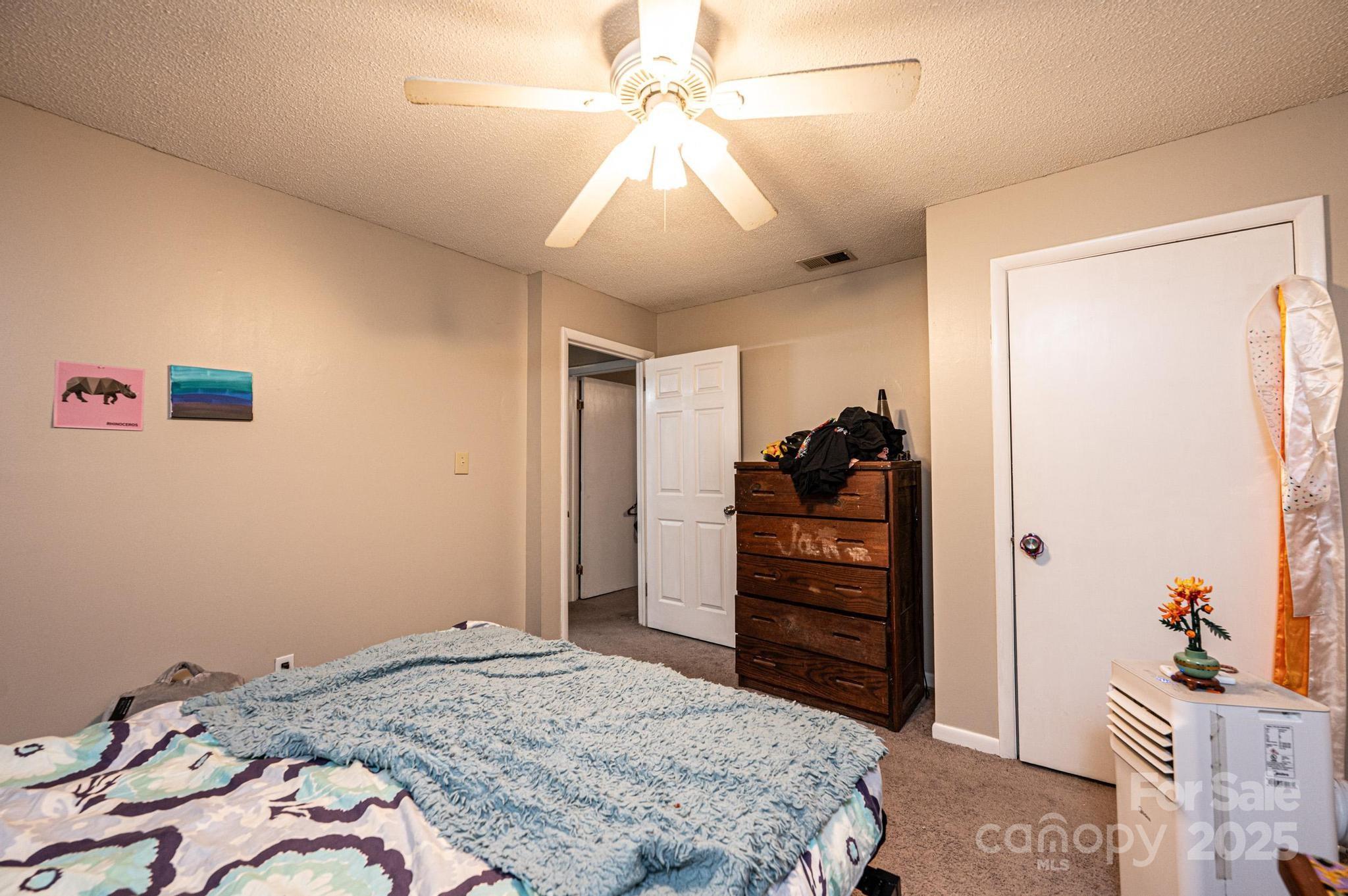 711 Meredith Court SW