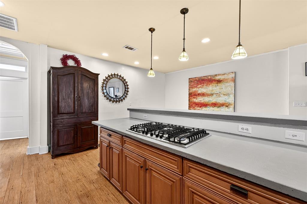 205 & 207 E Houston Street