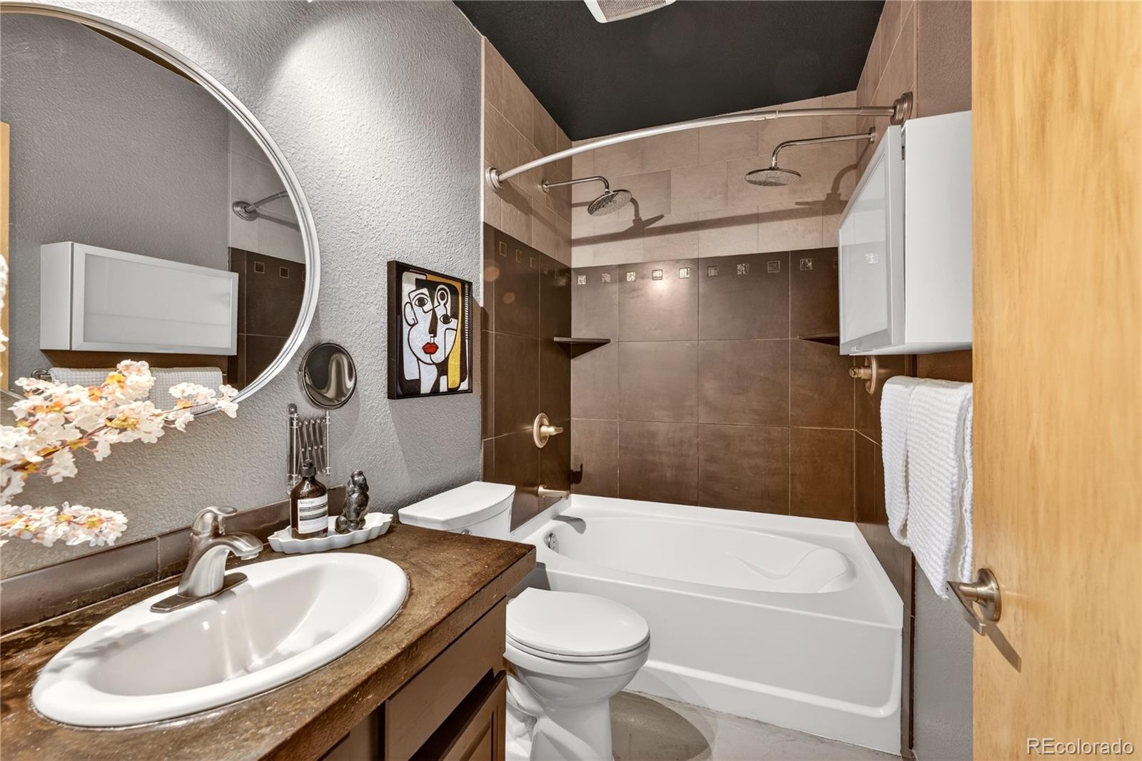 1421 Oneida Street 7