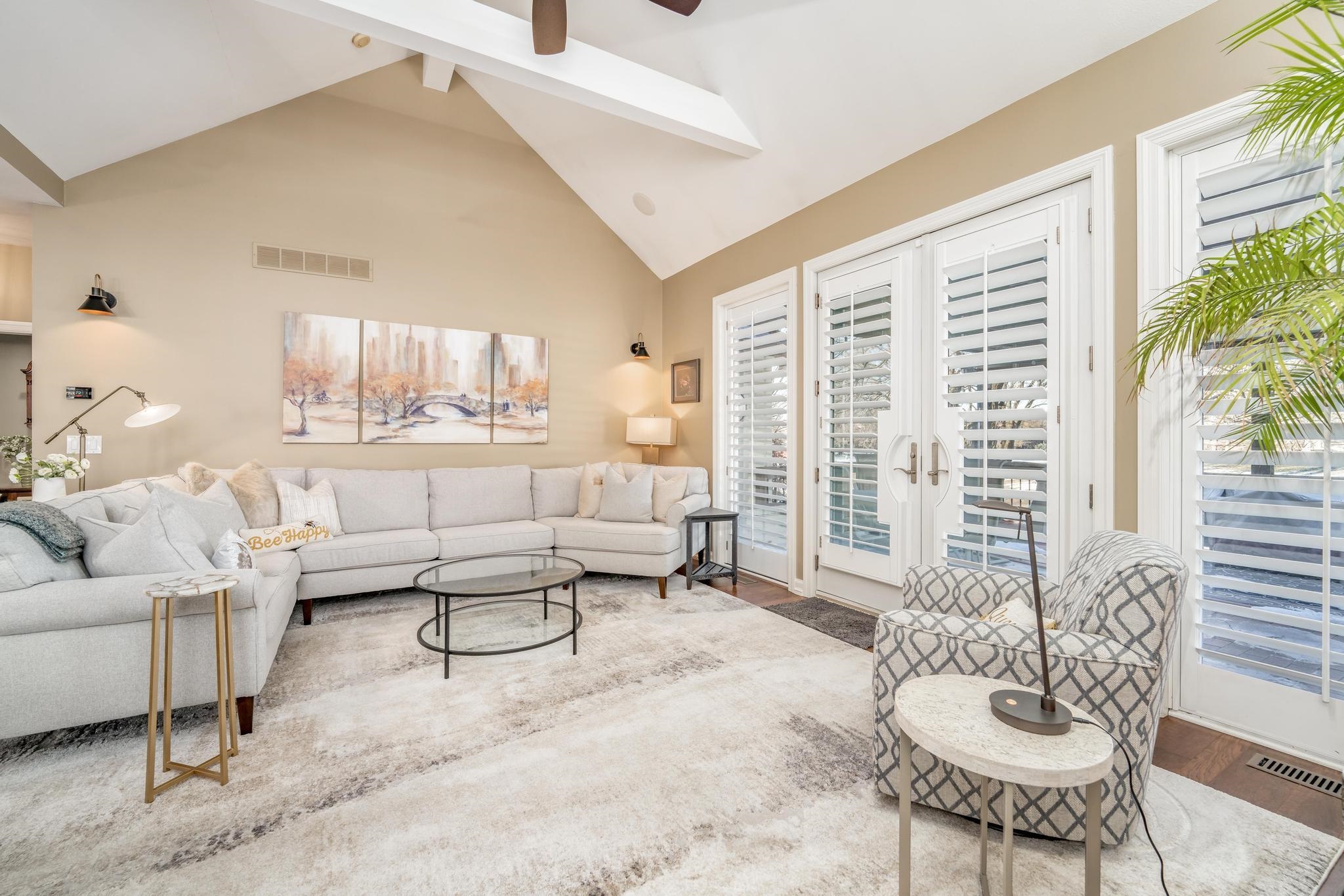 9402 E Woodspring St