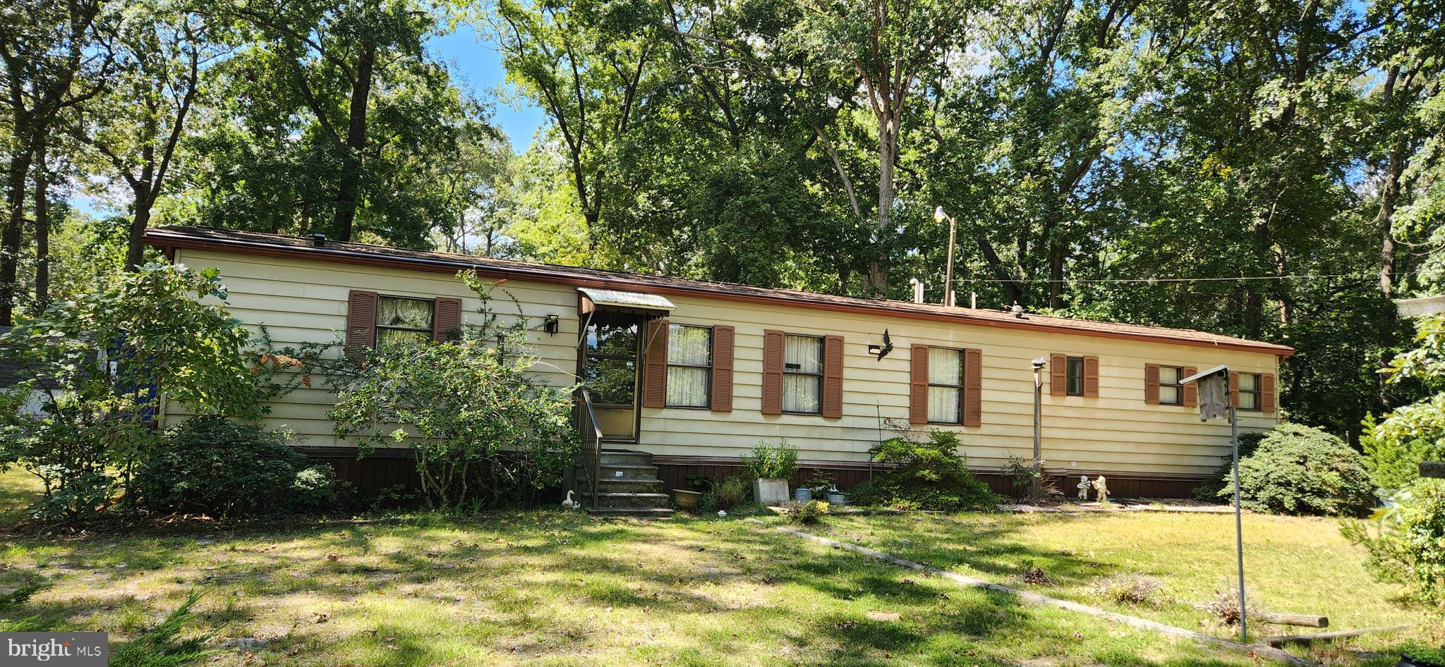 28456 Pocahontas Ave  