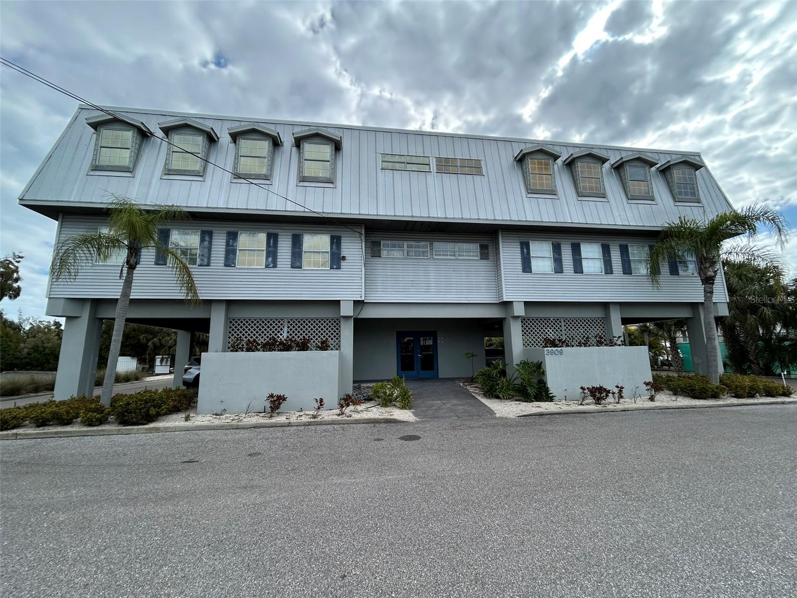 3909 Bay Drive, Holmes Beach, FL