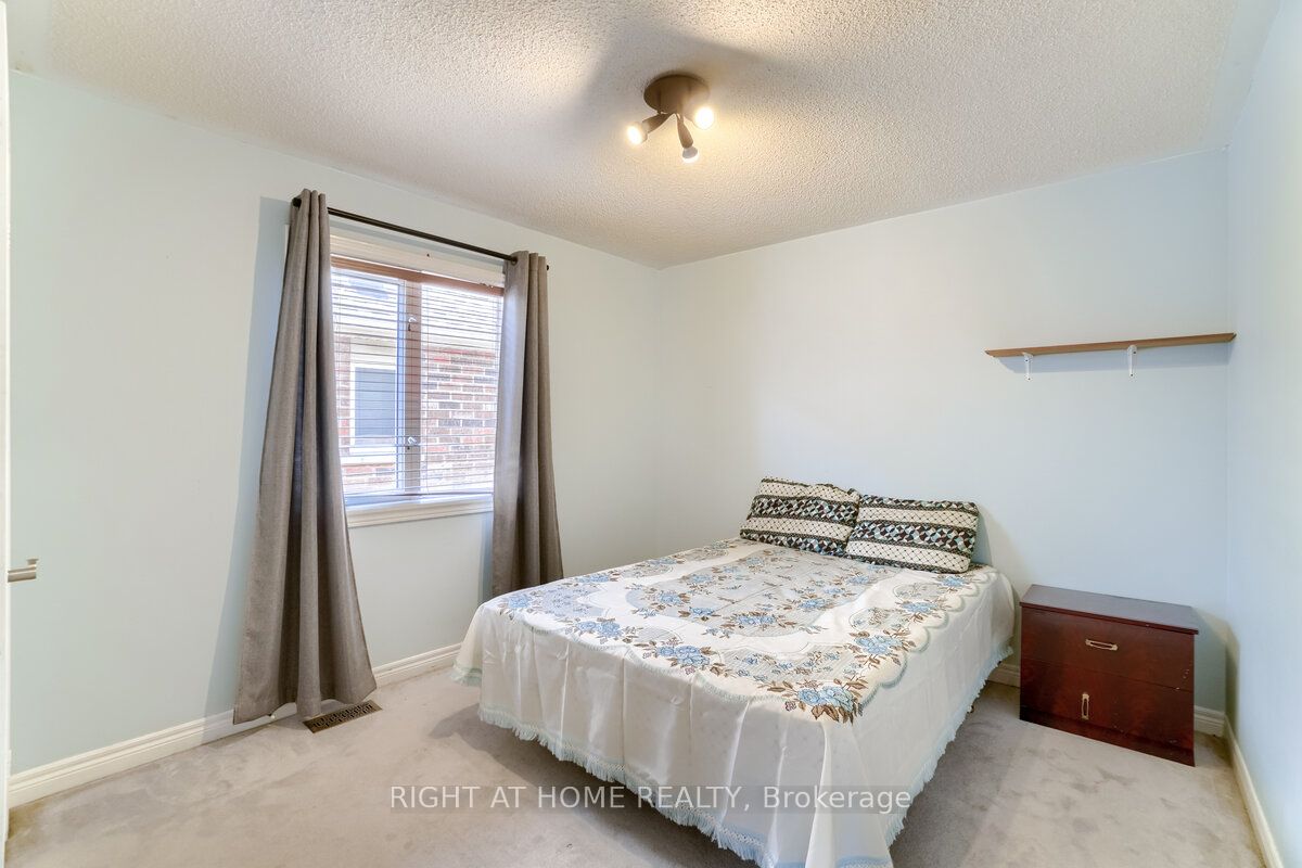 3020 Hawktail Cres L5M 6W3