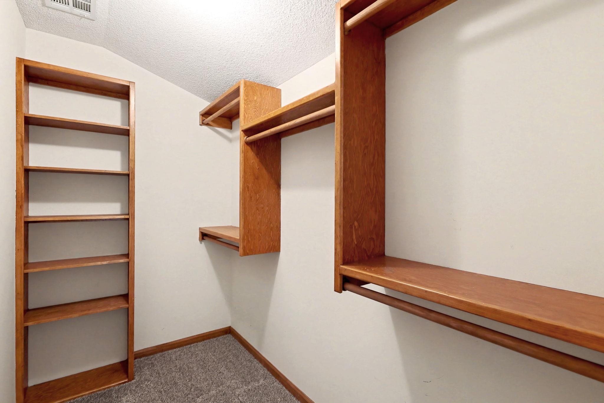 2318 N Cedar Downs Ln