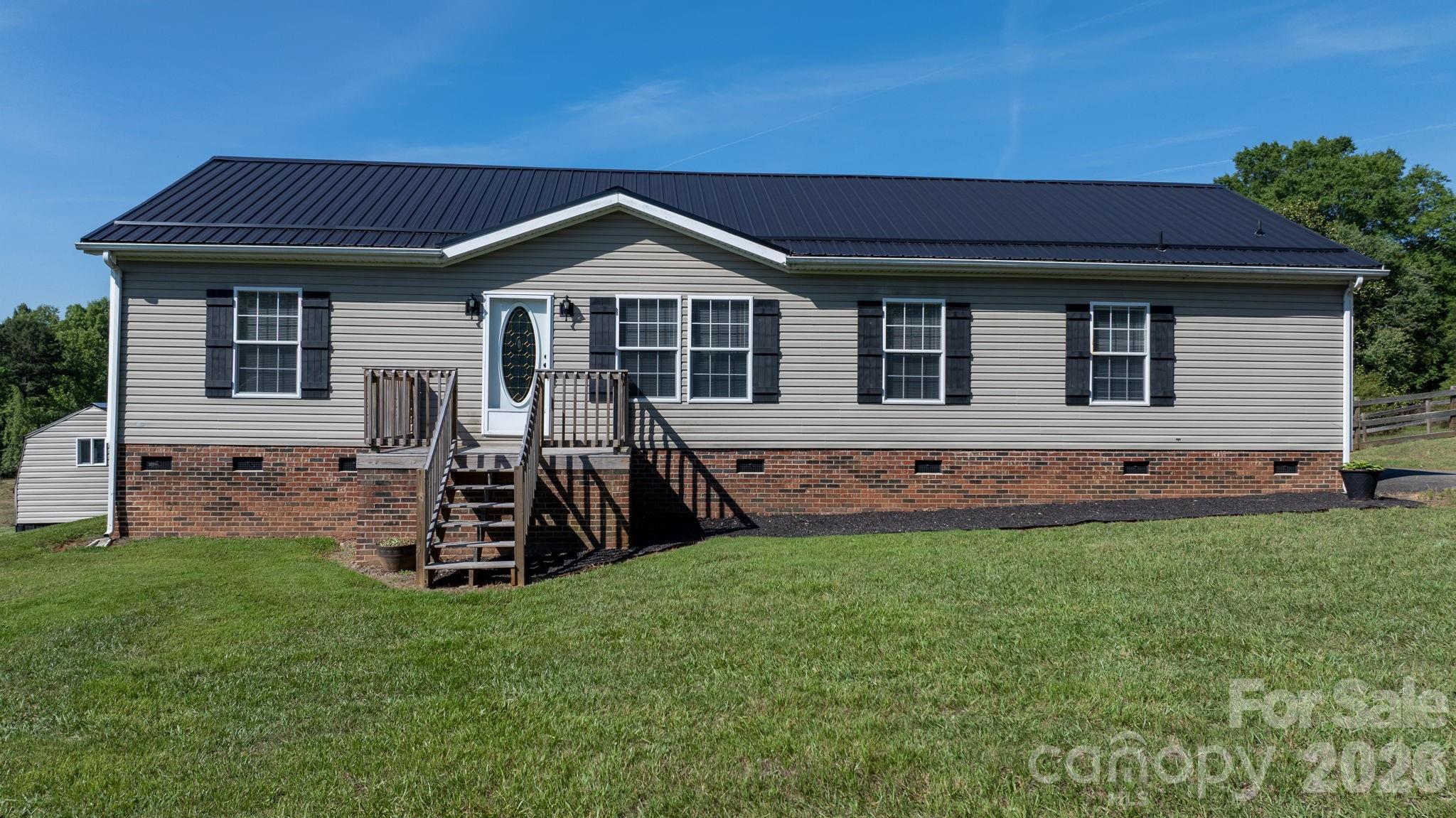 3015 Farm Pond Lane