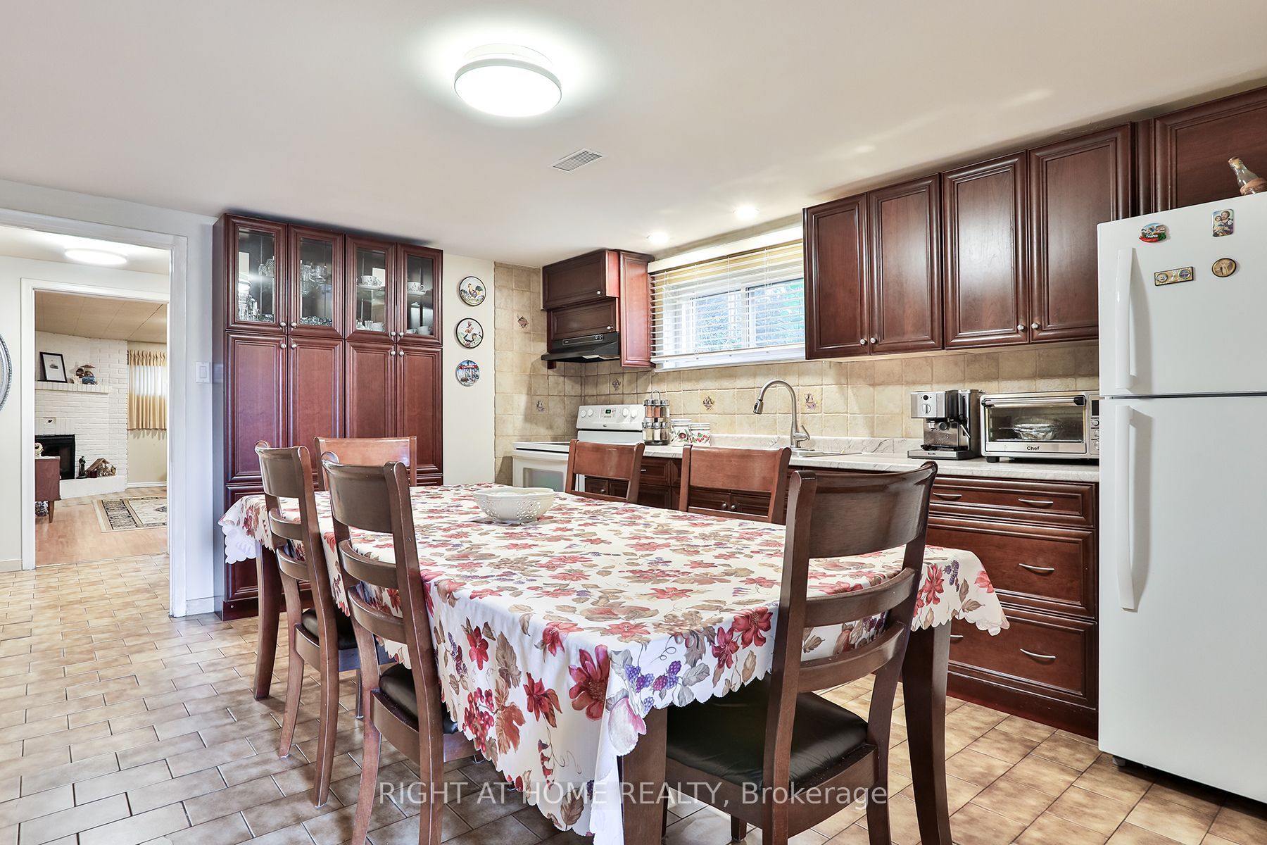 15 Tinton Cres