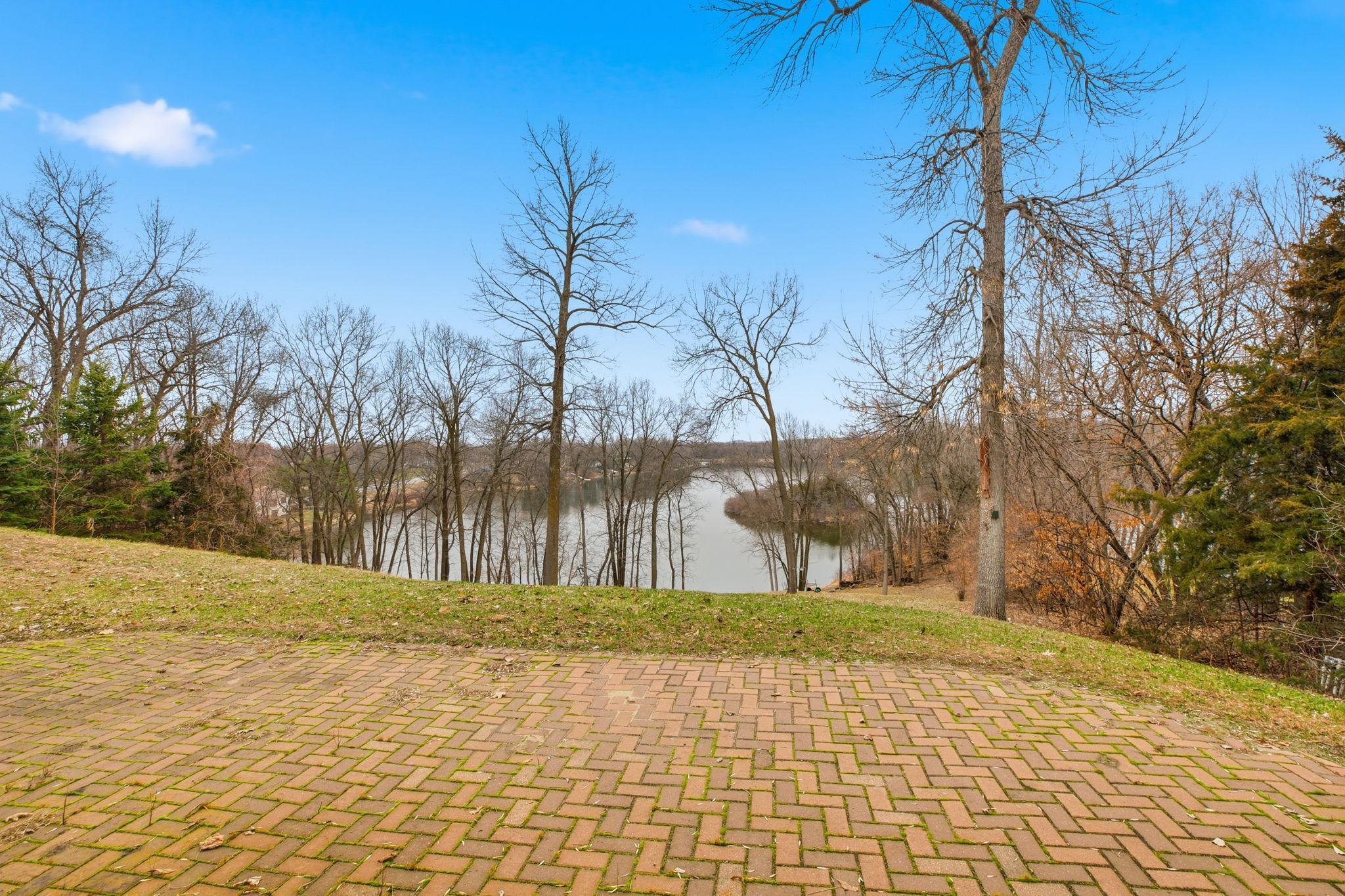 20368 Edgehill Circle