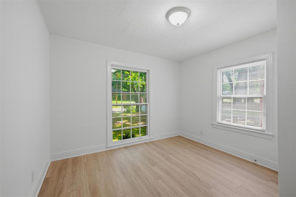 1020 W Brockett Street