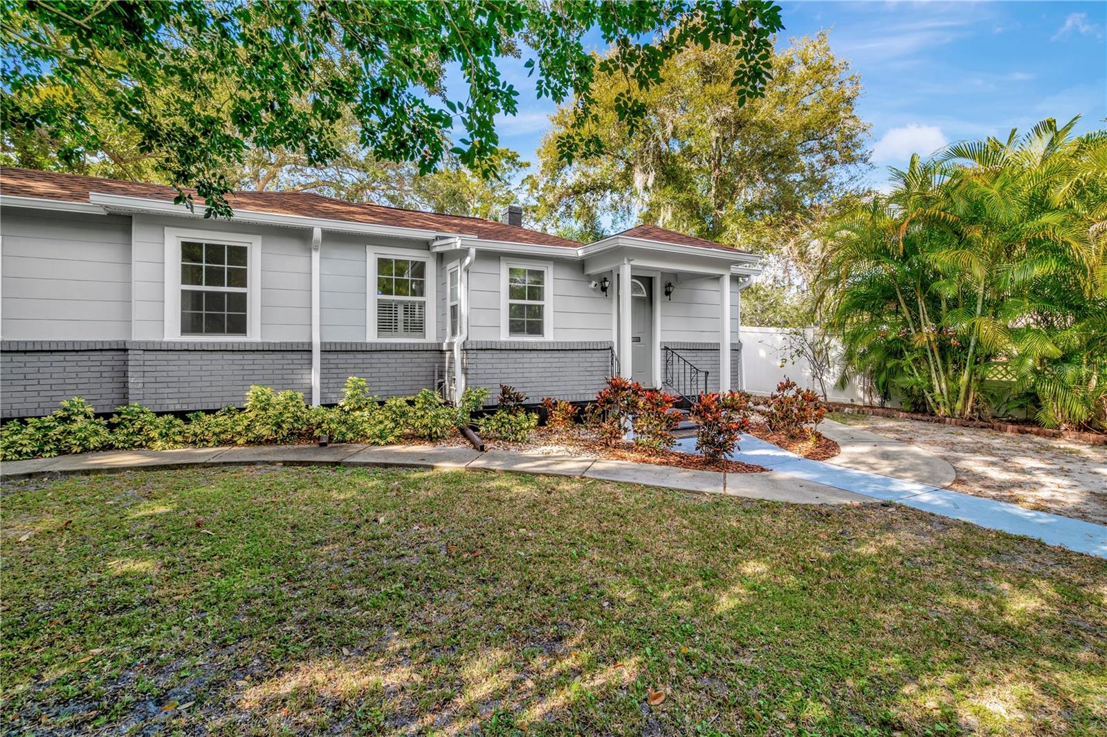 3002 W Alline Avenue