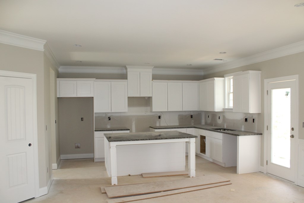 306 Hunters Creek Blvd
