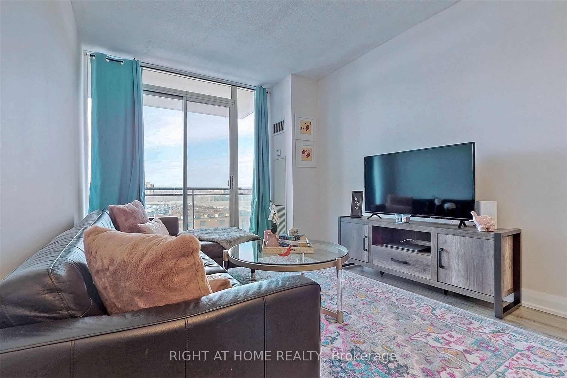 350 Red Maple Rd 817