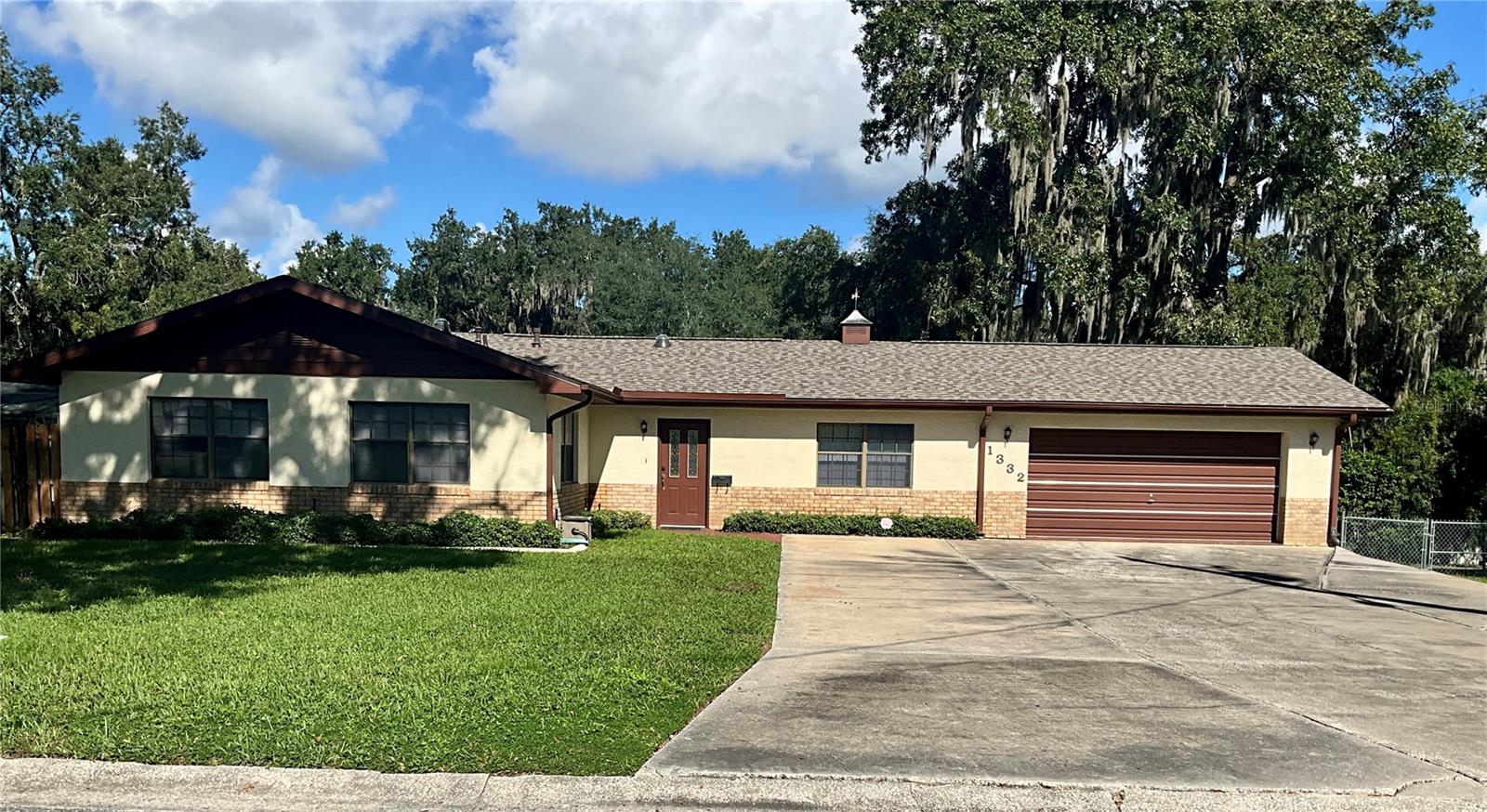 1332 Lee Court, Leesburg, FL