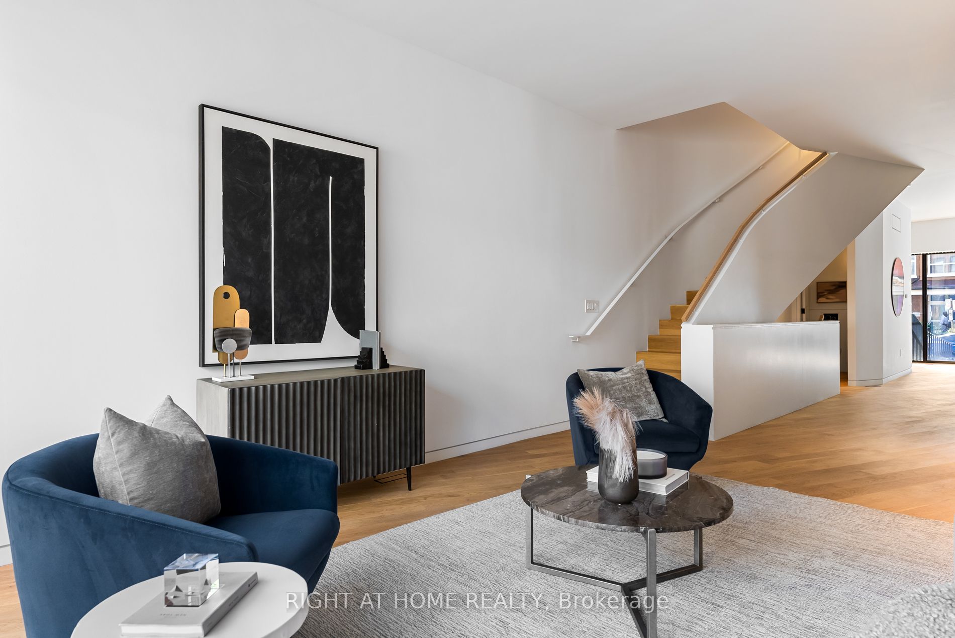 44 Foxley St