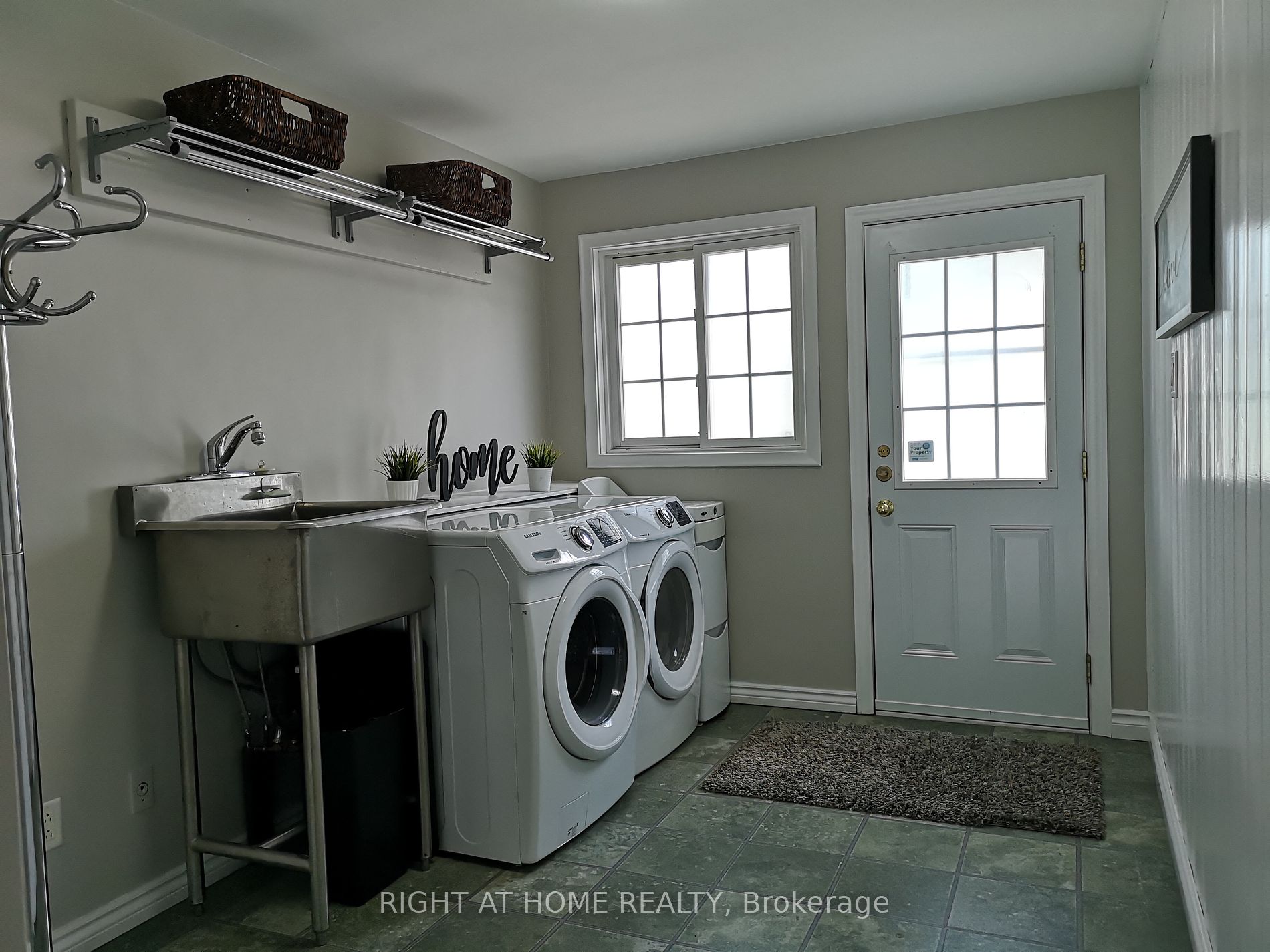 276 Kaiser Cres