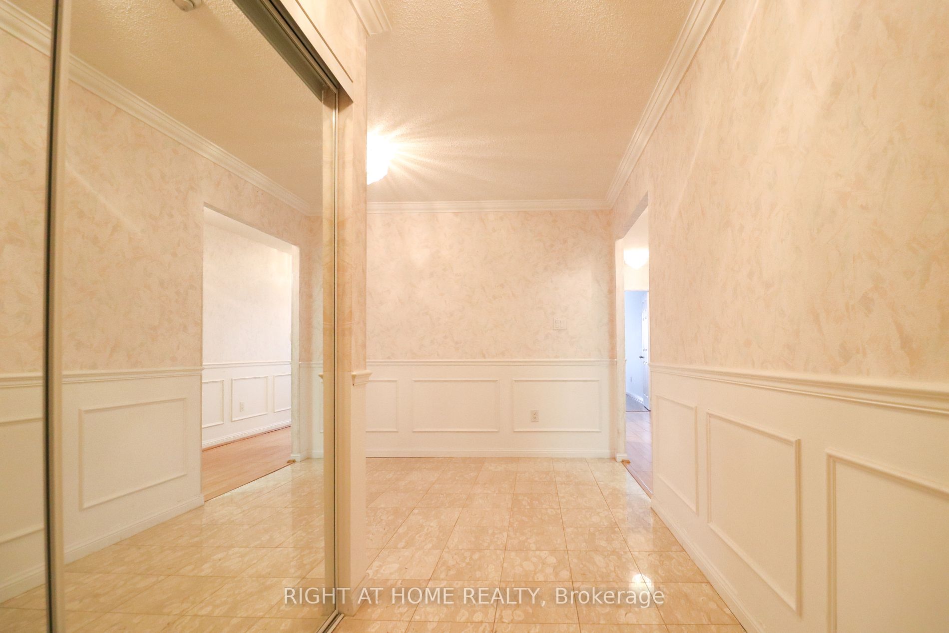 610 Bullock Dr 415