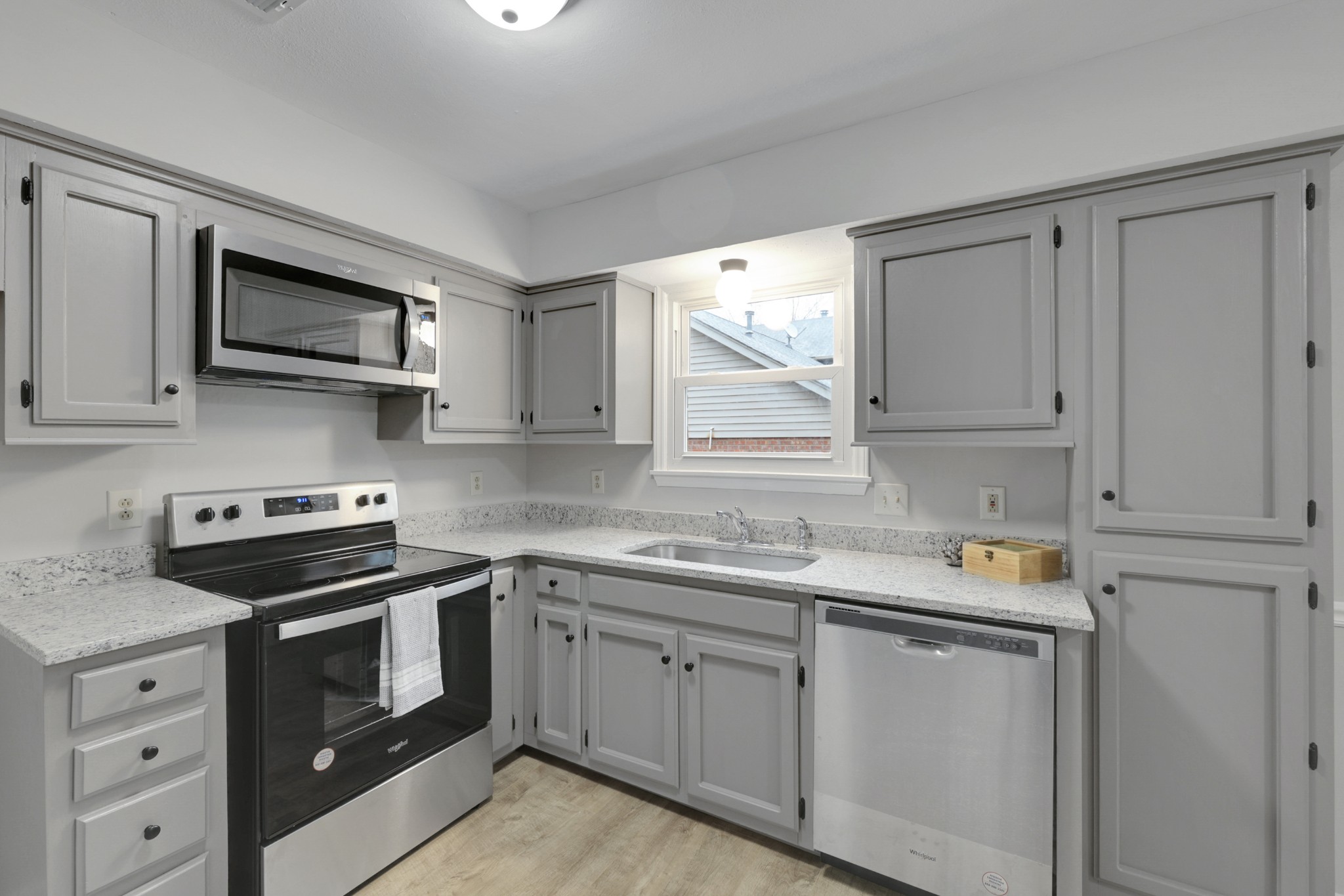 304 Hillside Ct