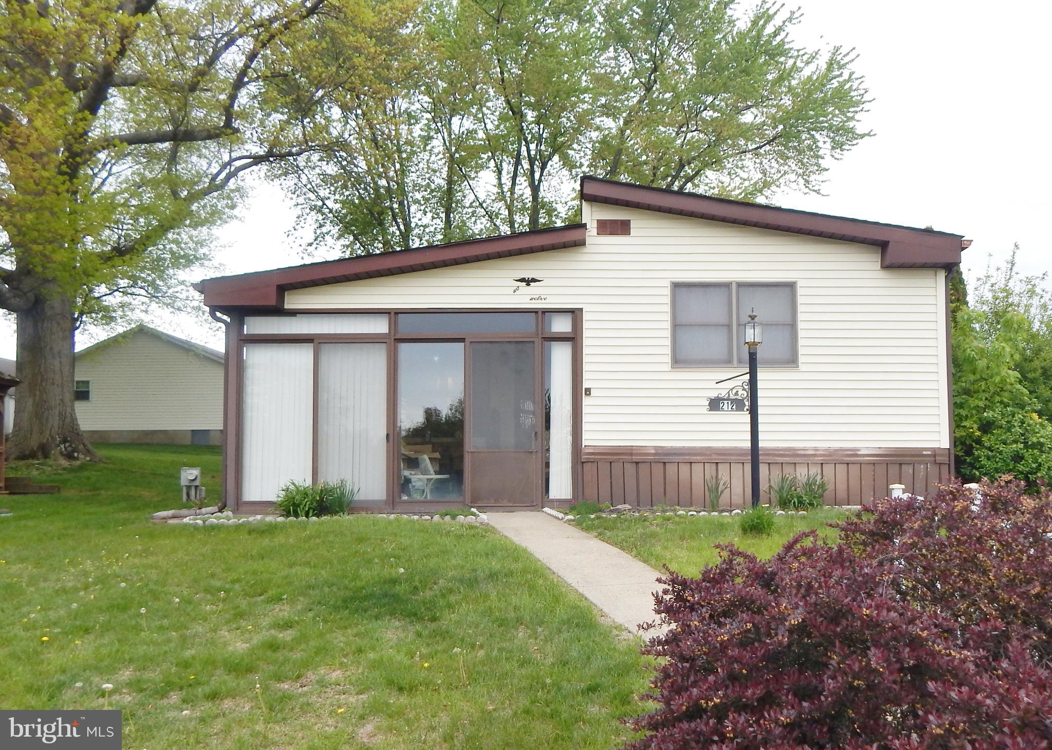 212 Fox Chase Ct  
