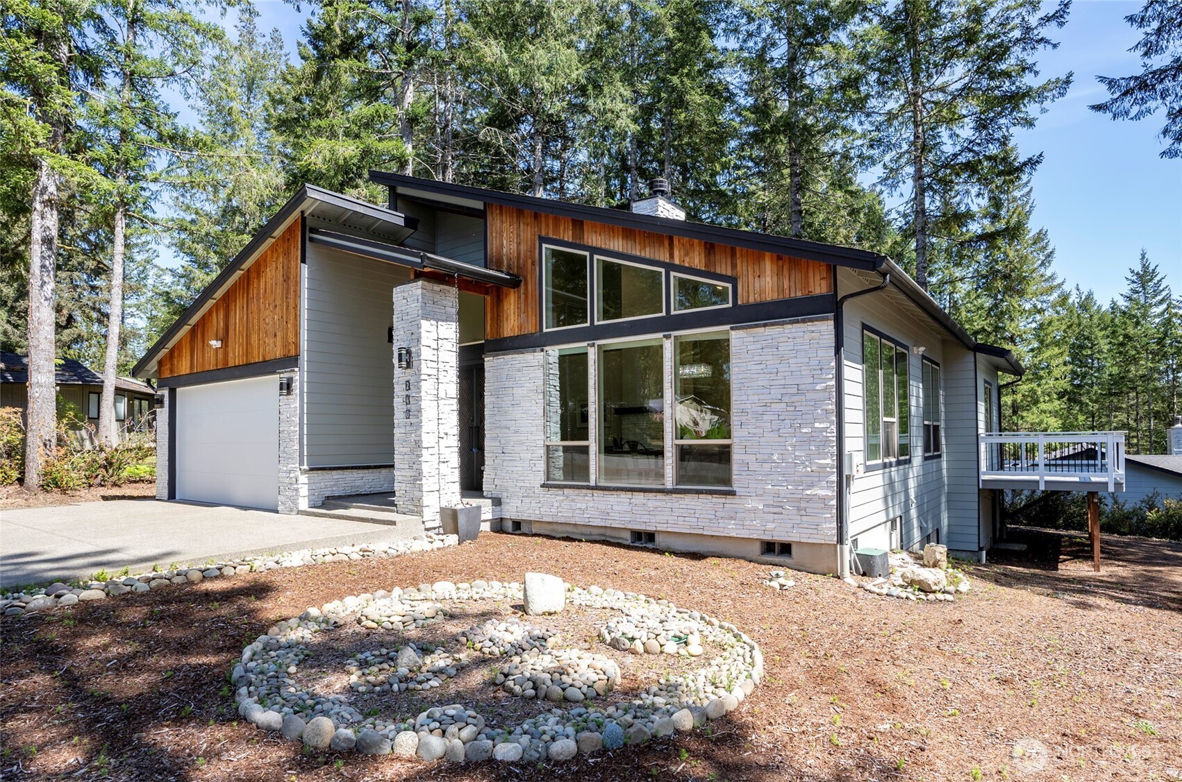 240 E Susan Lane