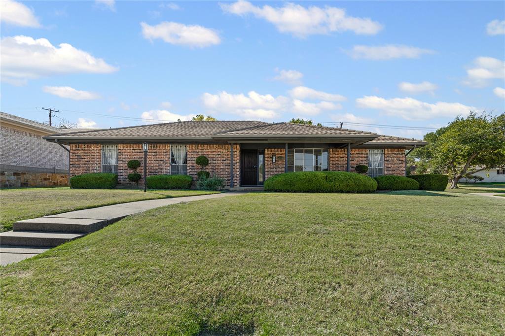 This is a beautifully remodeled 3 bed, 2 bath ONE OWNER ranch style home in the heart of the Wedgwood! The home has been meticulously updated and maintained with an updated kitchen, bathrooms, showers, cabinetry, flooring, carpet and MUCH MORE! The house is situated on a highly desirable corner lot and is MOVE-IN READY! It is close to the Chisholm Trail and MINUTES from Downtown Fort Worth, TCU, Clearfork, Hulen mall and tons of shopping areas! This house lacks nothing! Come see it today, it won’t last long!