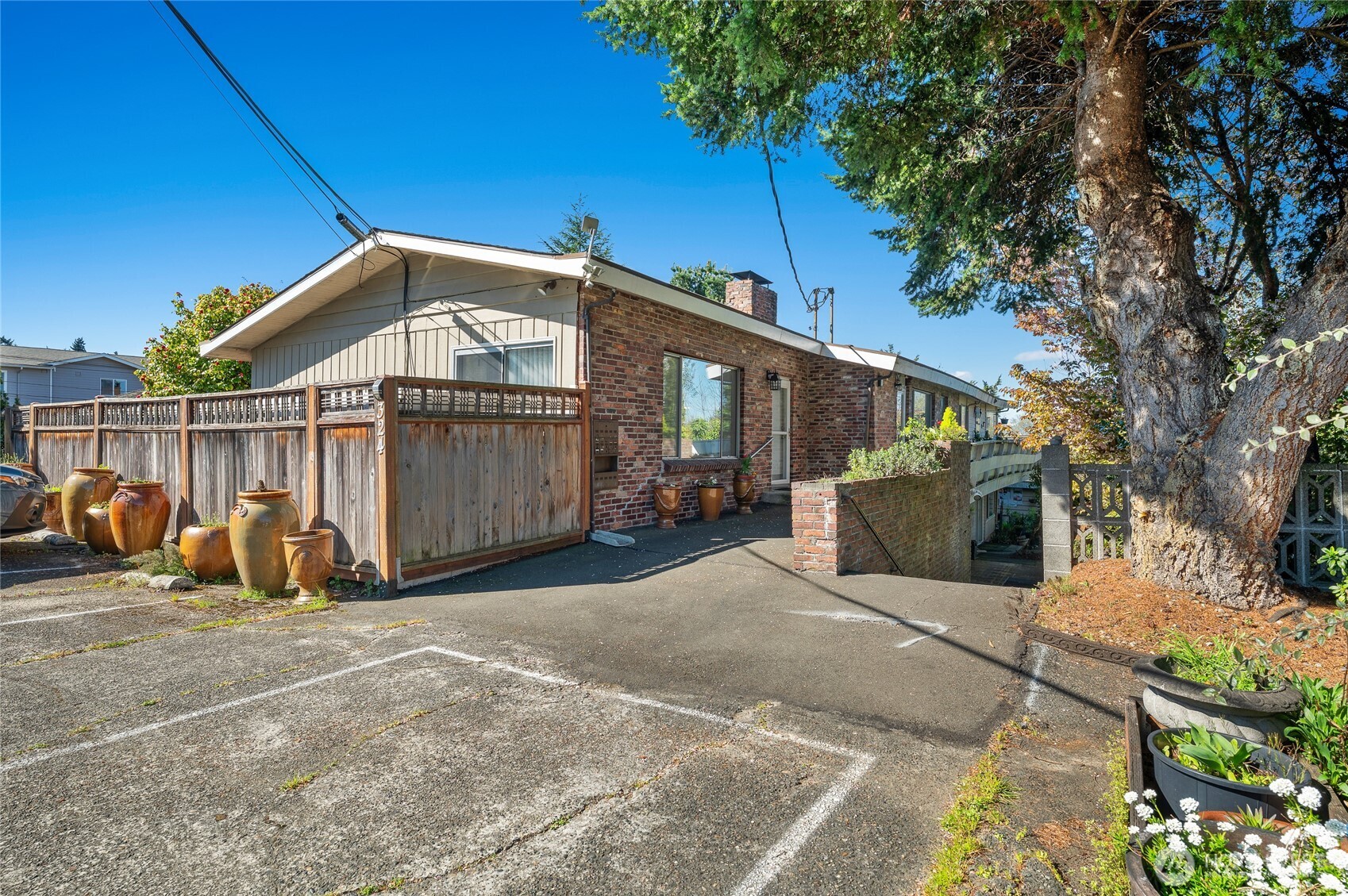 324 3rd Avenue S