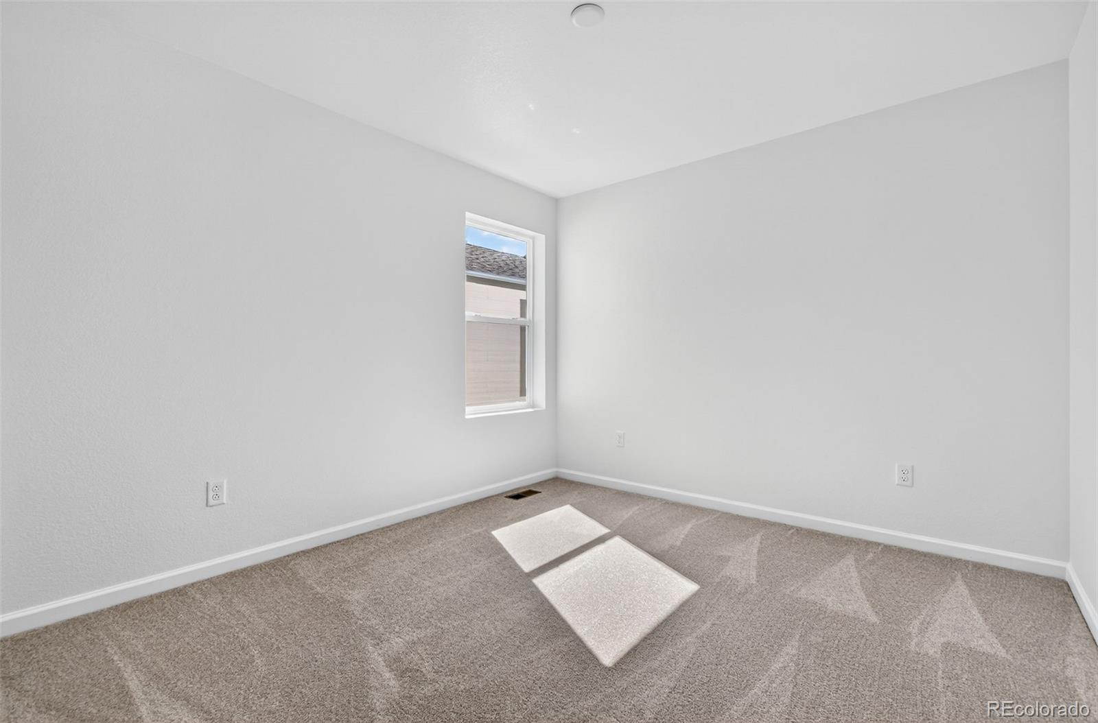 2110 Wagon Wheel Aly