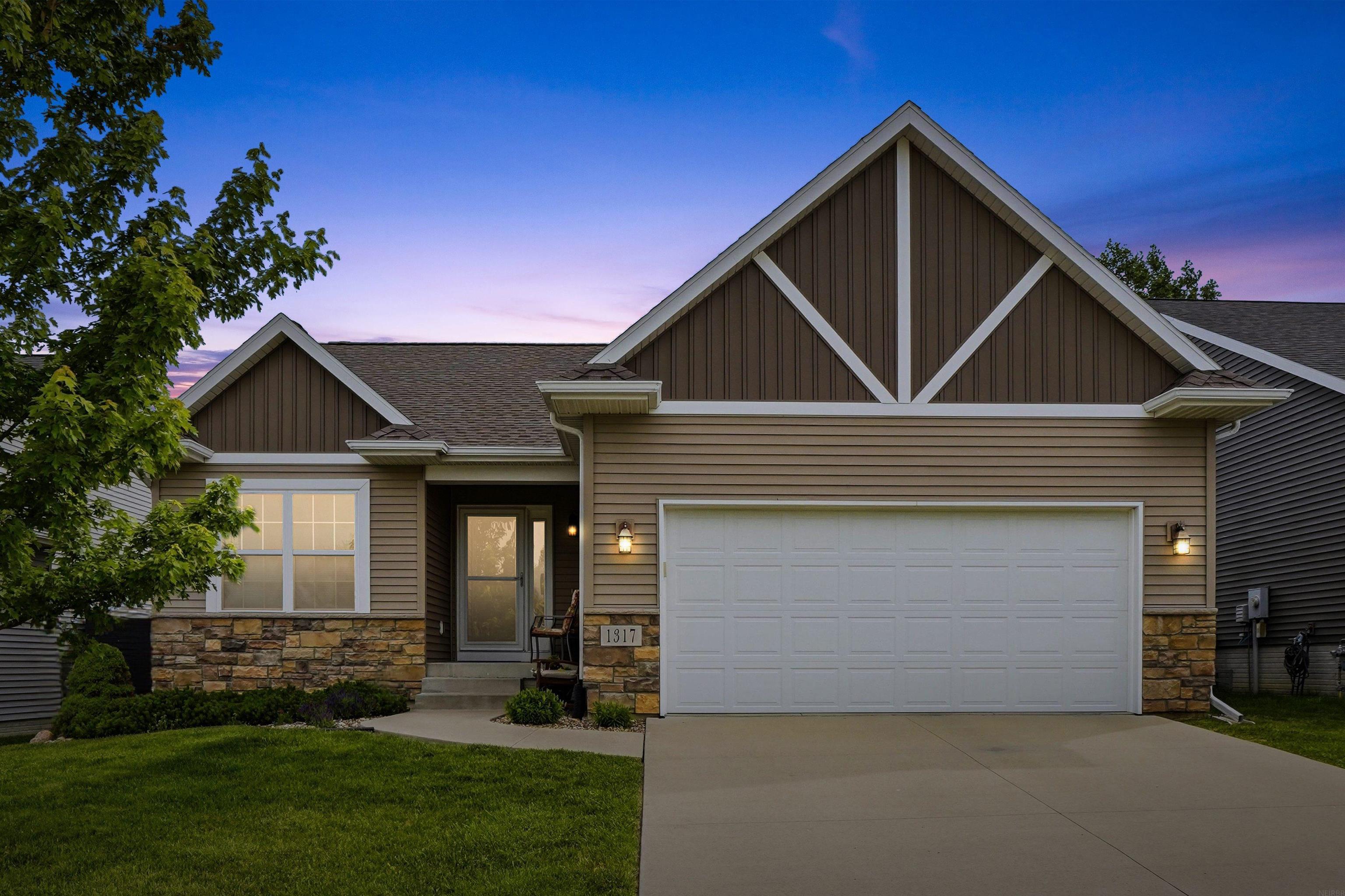 1317 Hummingbird Circle