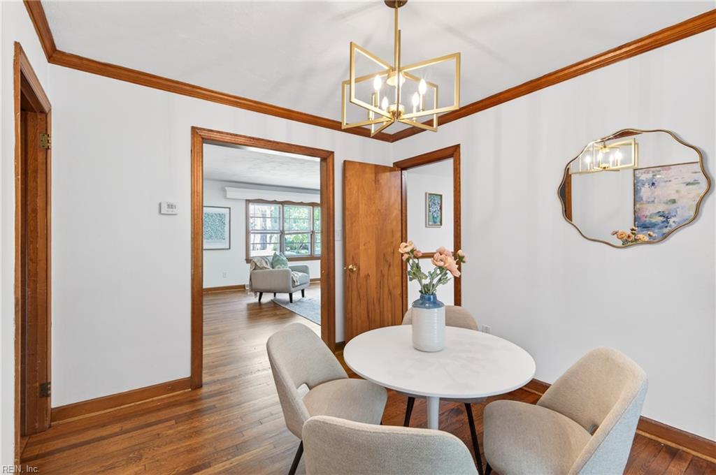 2 Larchmont Crescent