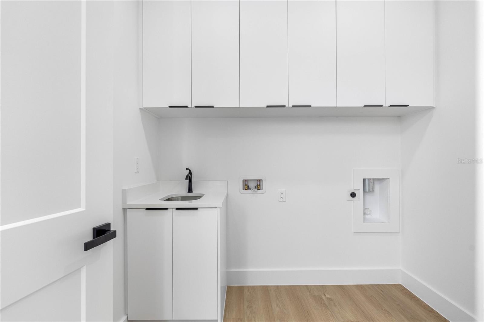 101 W Warren Avenue 2