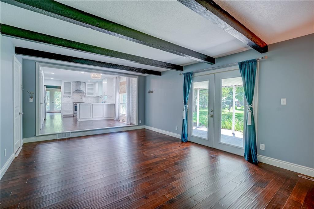 6830 NW Prairie View Road