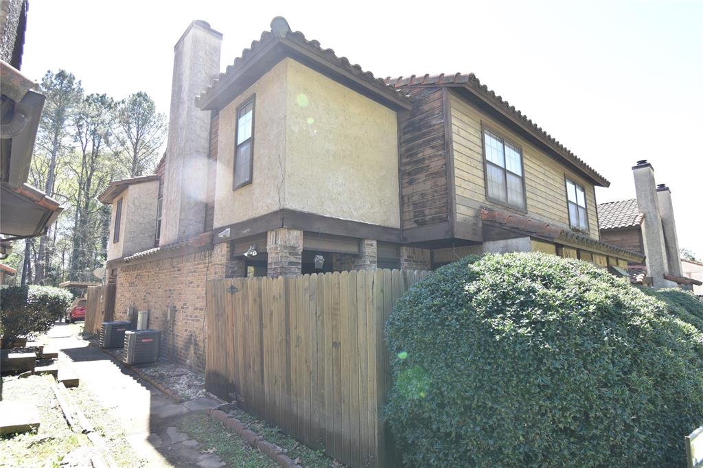 Opportunity to make this condo your own! This unit offers a solid layout and the chance for a new owner to update and customize the space to fit their personal style. Perfect for a buyer looking for a project and the opportunity to create a place that truly feels like home. Investors may also find value in the potential this property offers.